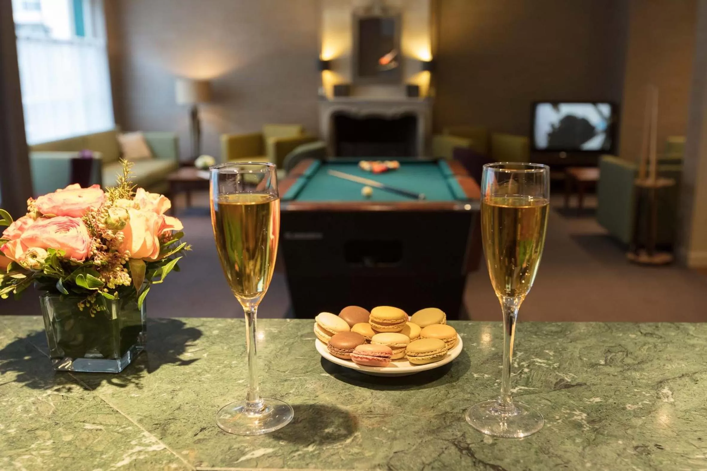 Lounge or bar in Hotel Montbriand Antony - Ancien Alixia