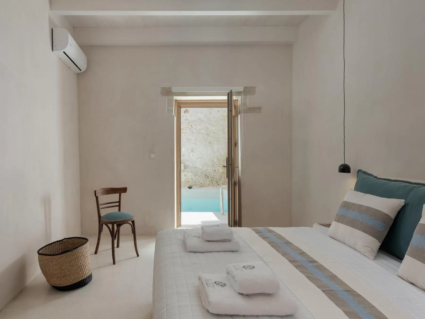 Bed in Sutor Chic Manor hotel