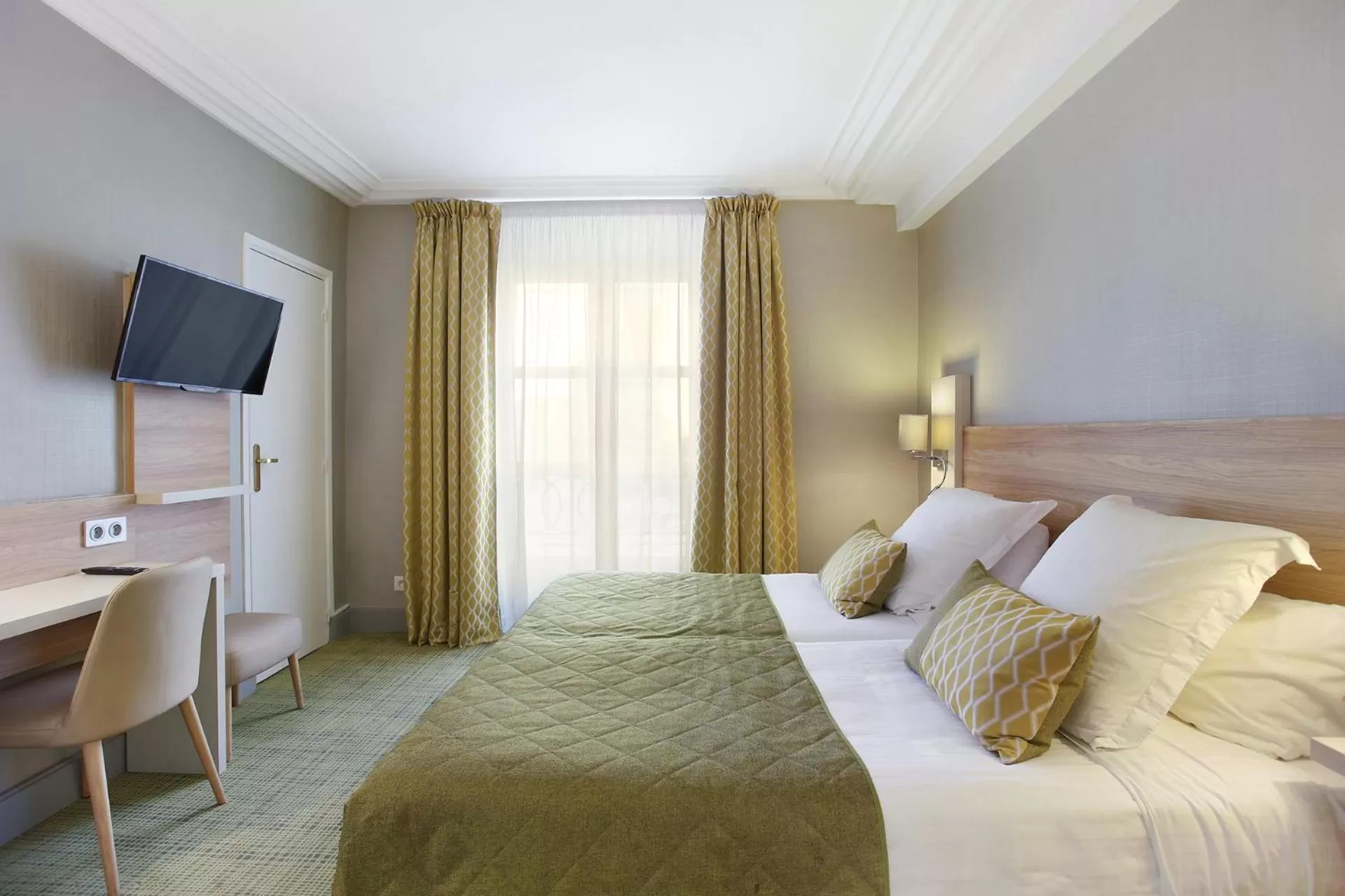 Bed in Hotel Lautrec Opera