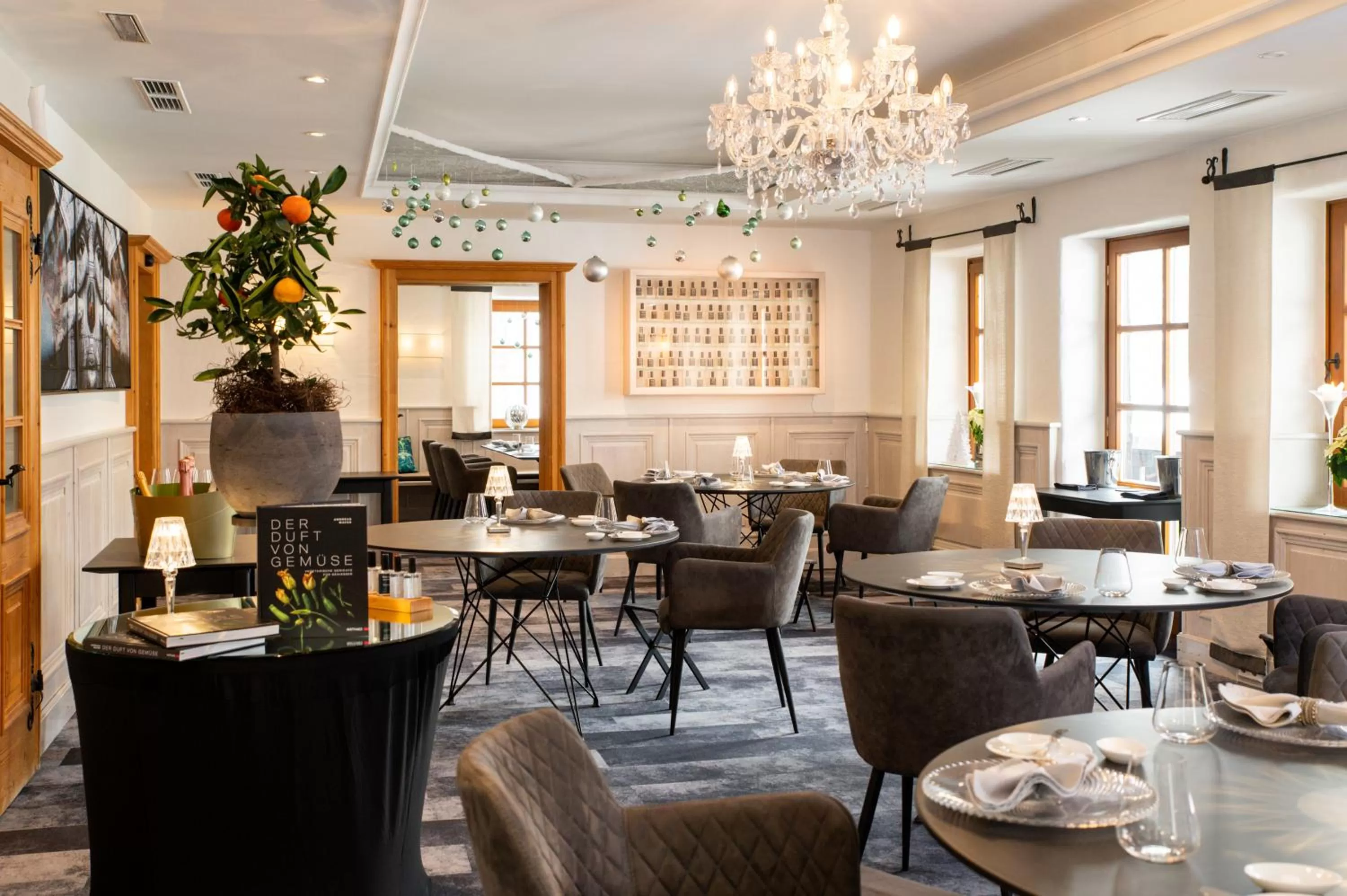 Restaurant/places to eat in Schloss Prielau Hotel & Restaurants