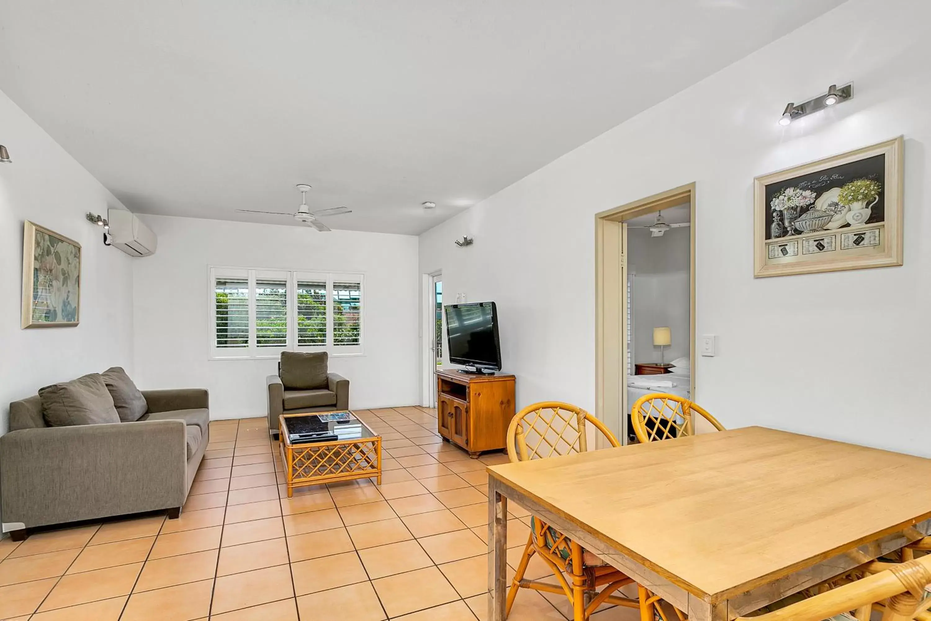 Two-Bedroom Apartment in Cairns Reef Apartments & Motel Two-Bedroom Apartment in Cairns Reef Apartments & Motel