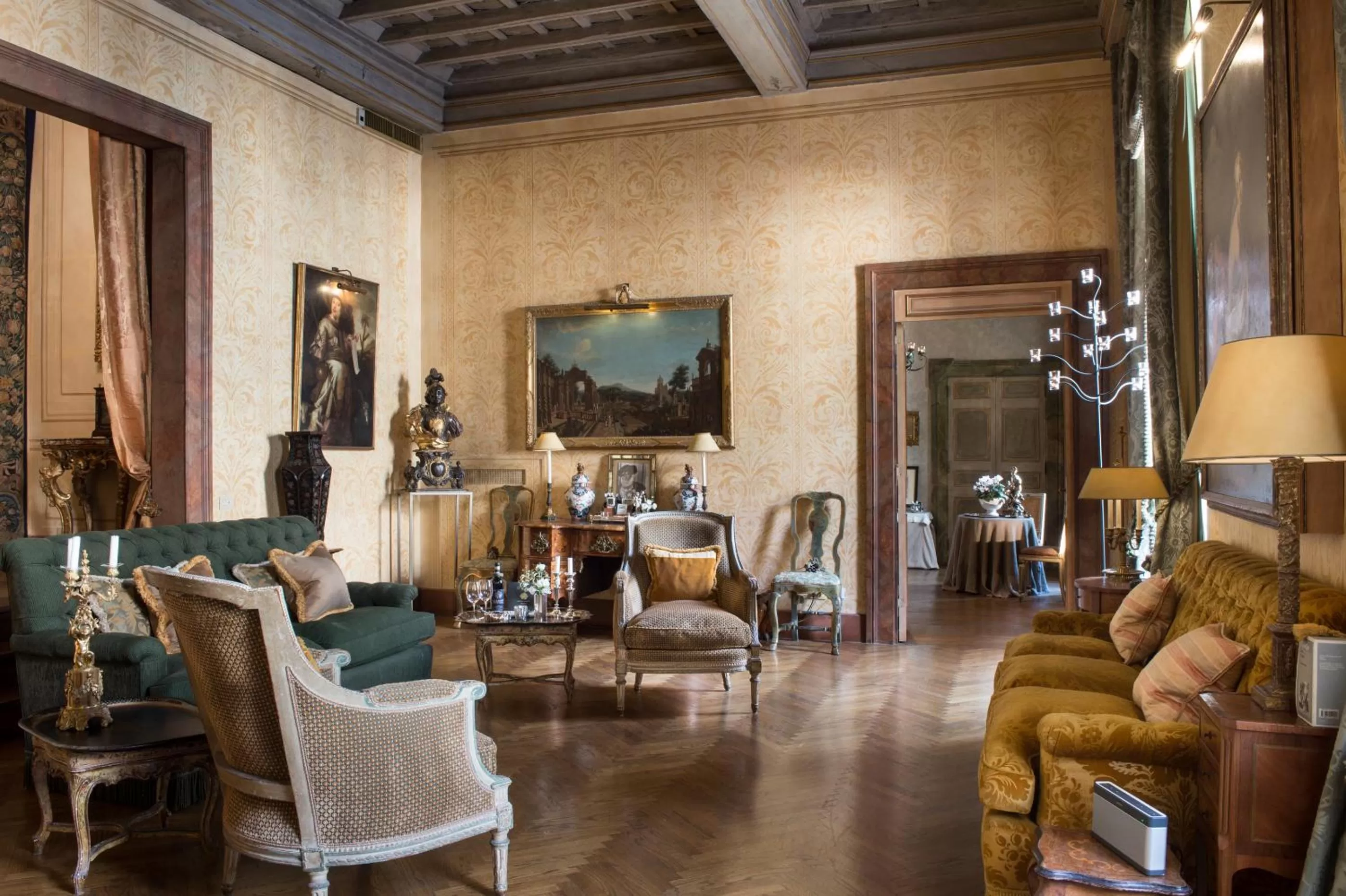 Dining area in Residenza Napoleone III