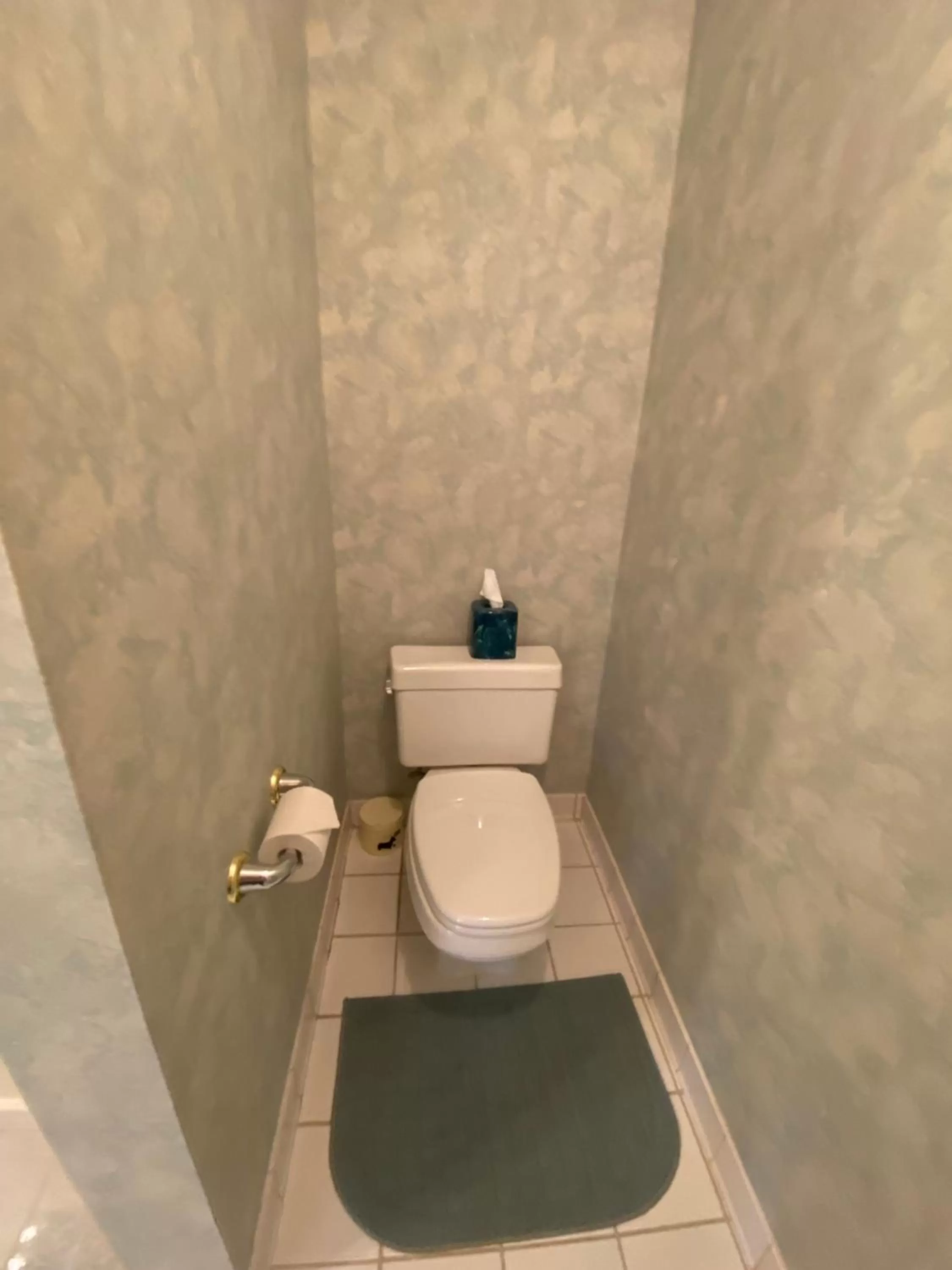 Bathroom in The Cypress Inn