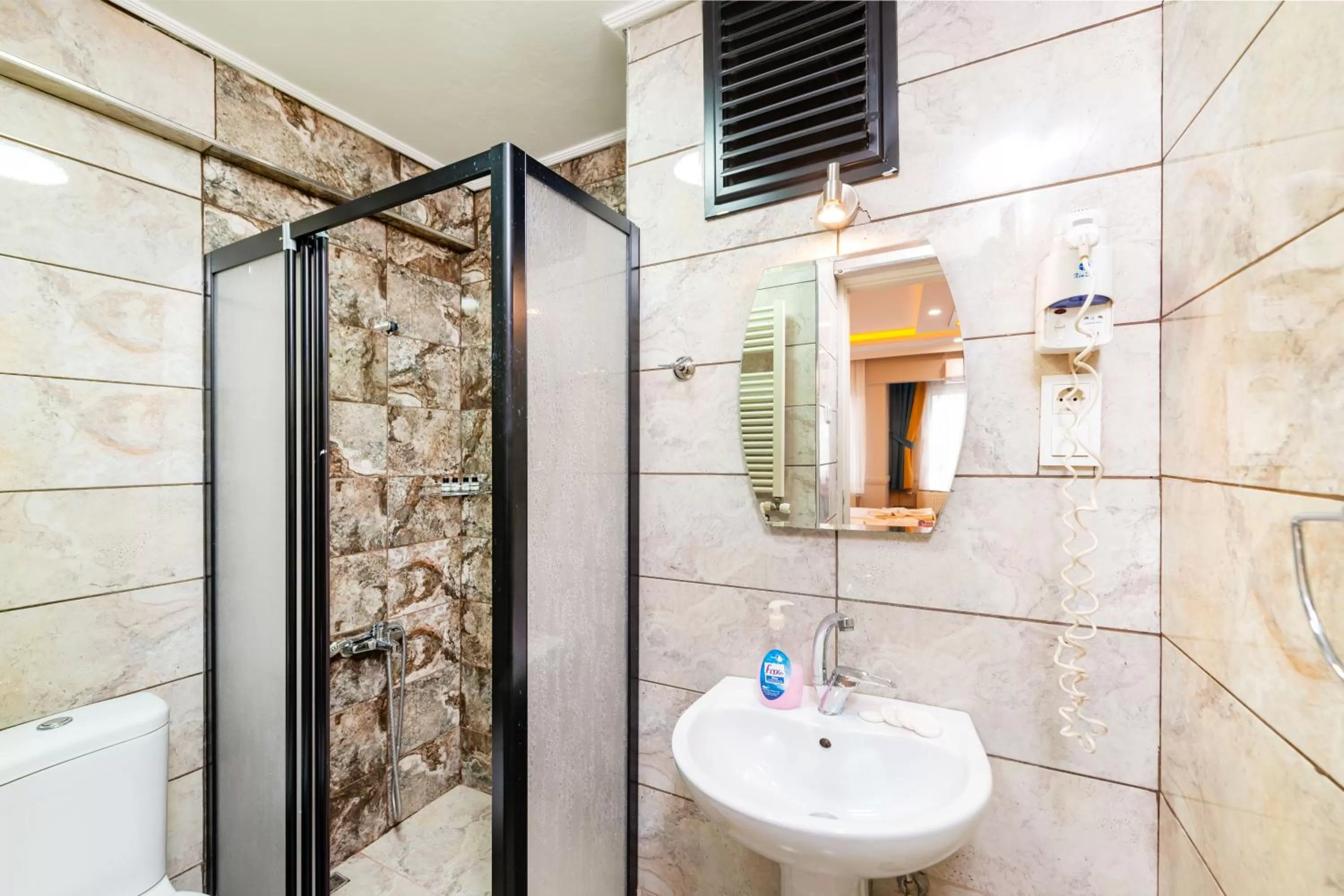 Shower in Kadirga Studios