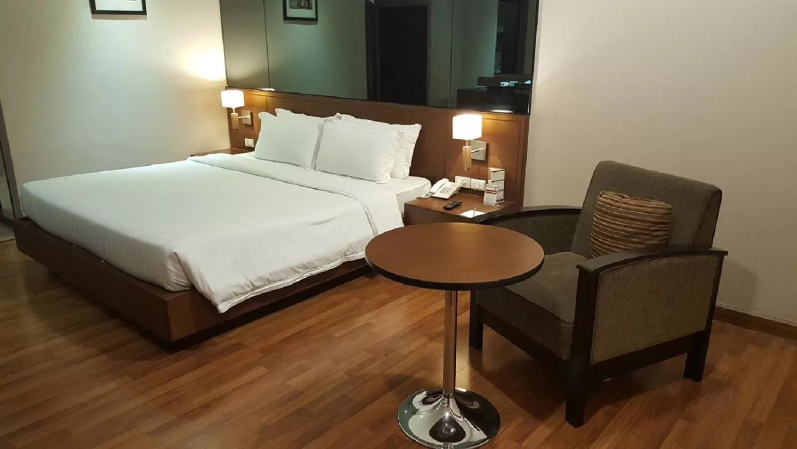 Bed in S.D. Avenue Hotel