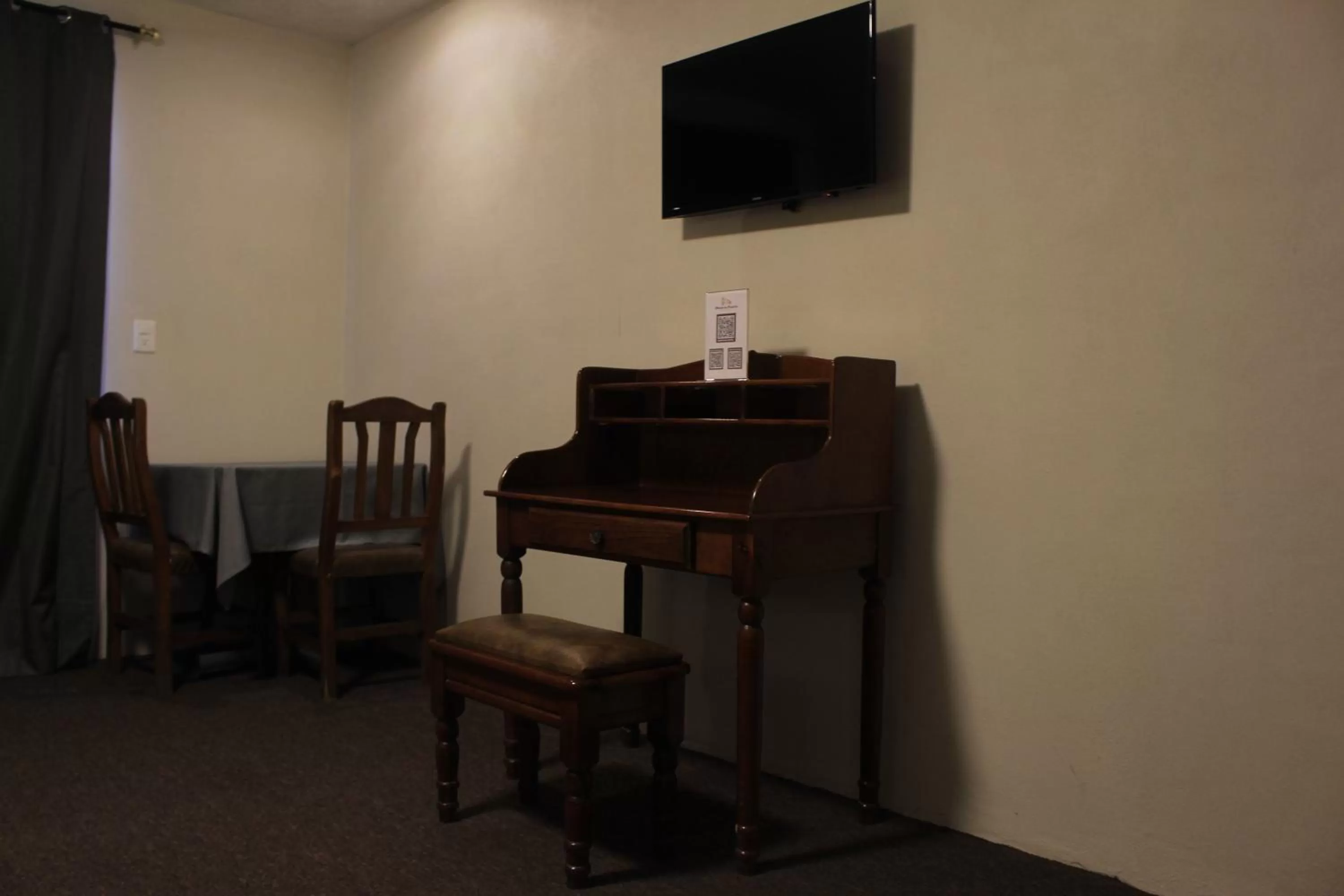 TV and multimedia in Hotel Meson del Puente