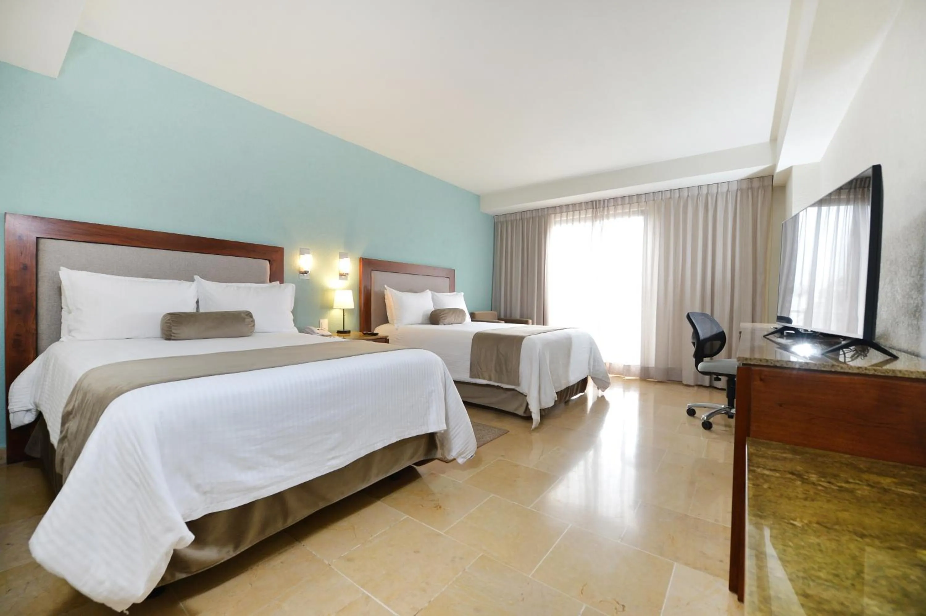 Photo of the whole room, Bed in HB Xalapa