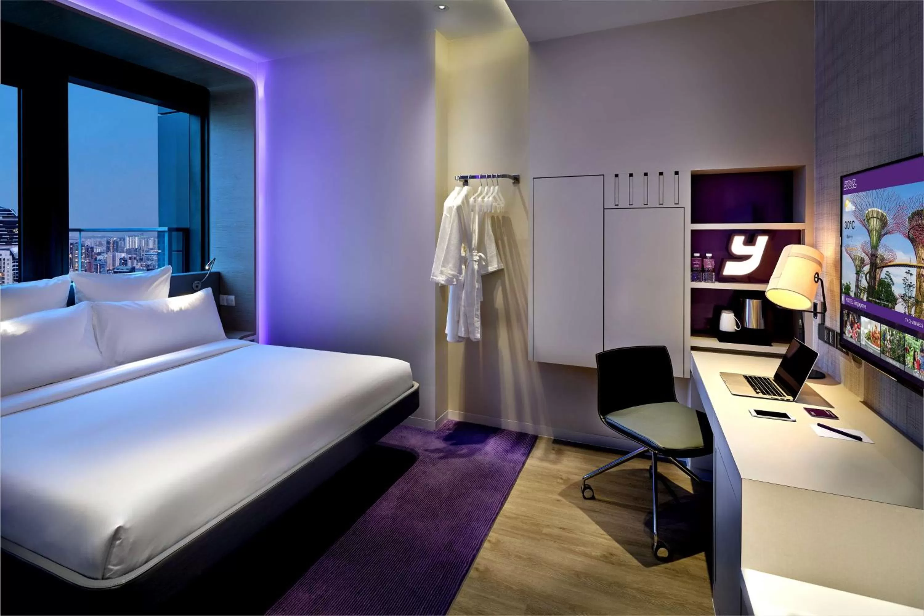 TV and multimedia, Bed in YOTEL Singapore Orchard Road