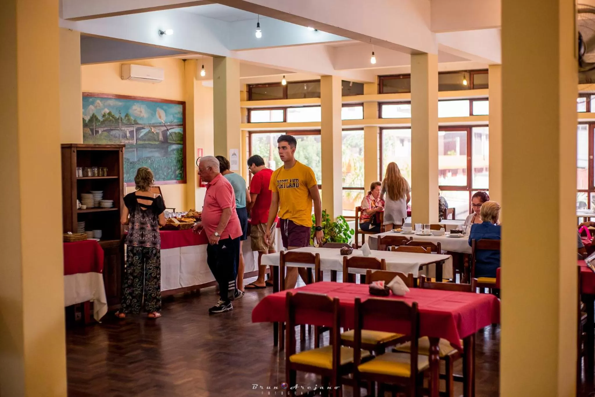 Area and facilities, Restaurant/Places to Eat in Hotel Internacional