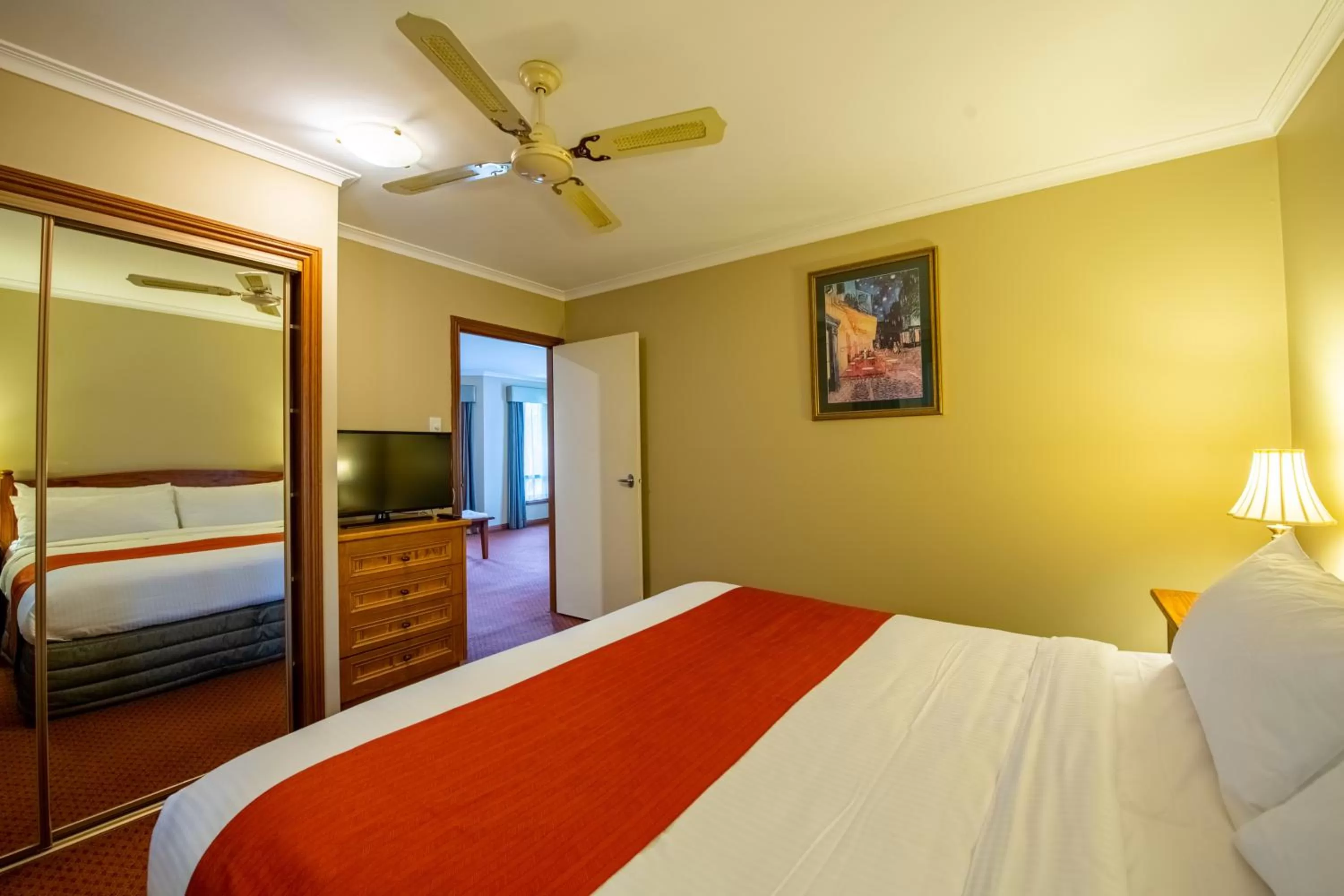 Bedroom, Bed in Gateway on Monash