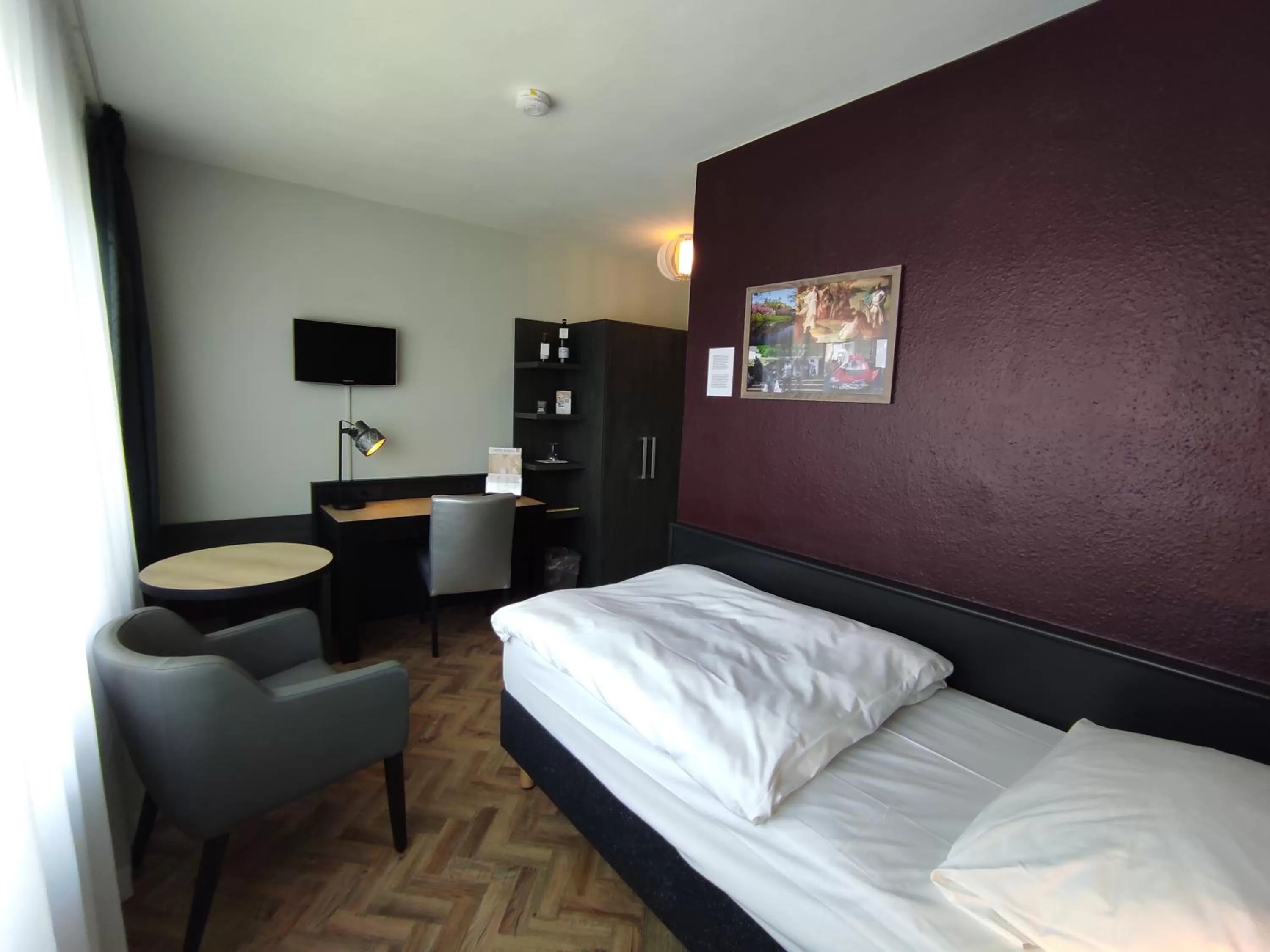 Photo of the whole room, Bed in Akzent City-Hotel Kleve