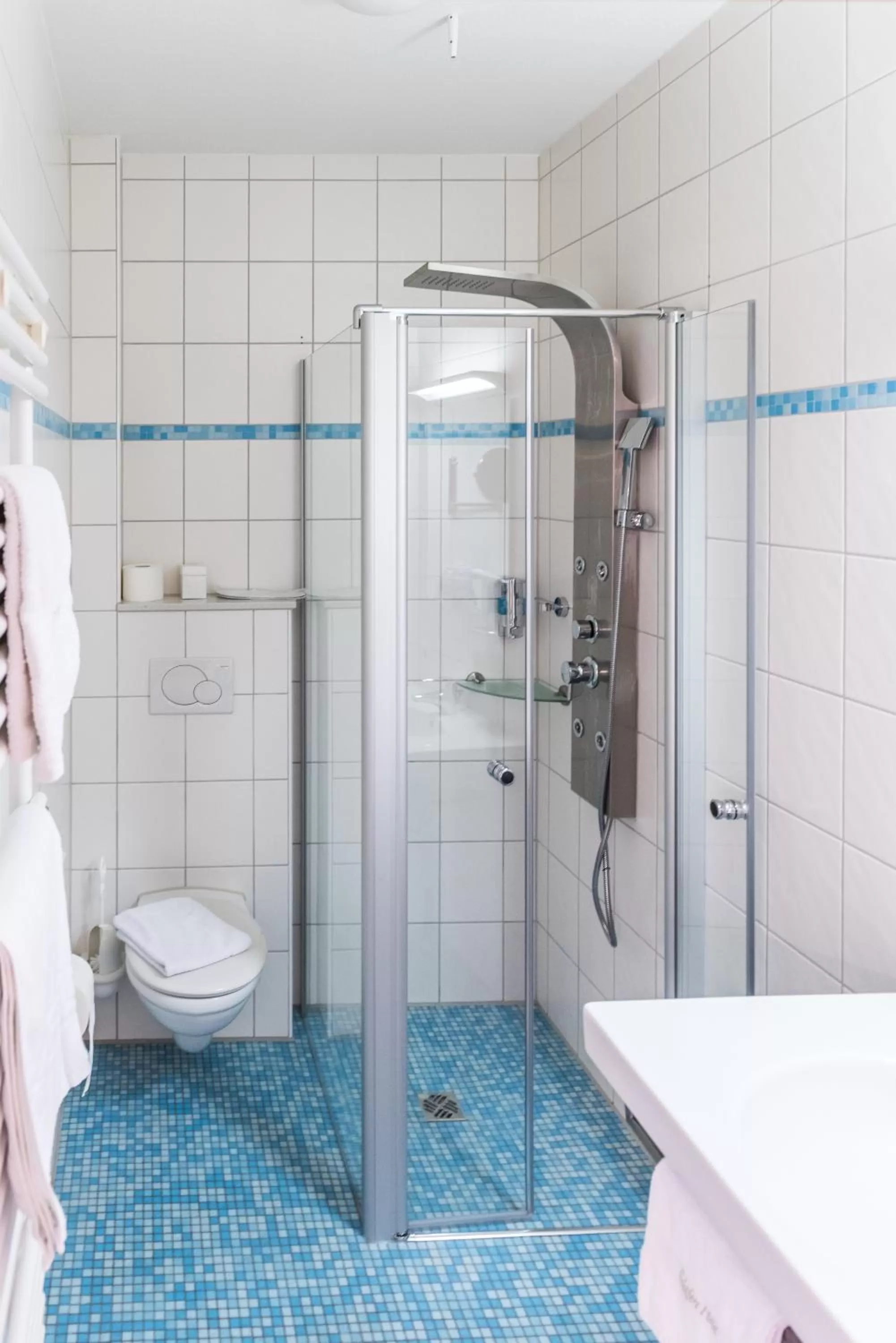 Other in Schäfers Hotel, Self-Check-in, Cafe und Bäcker am Hotel