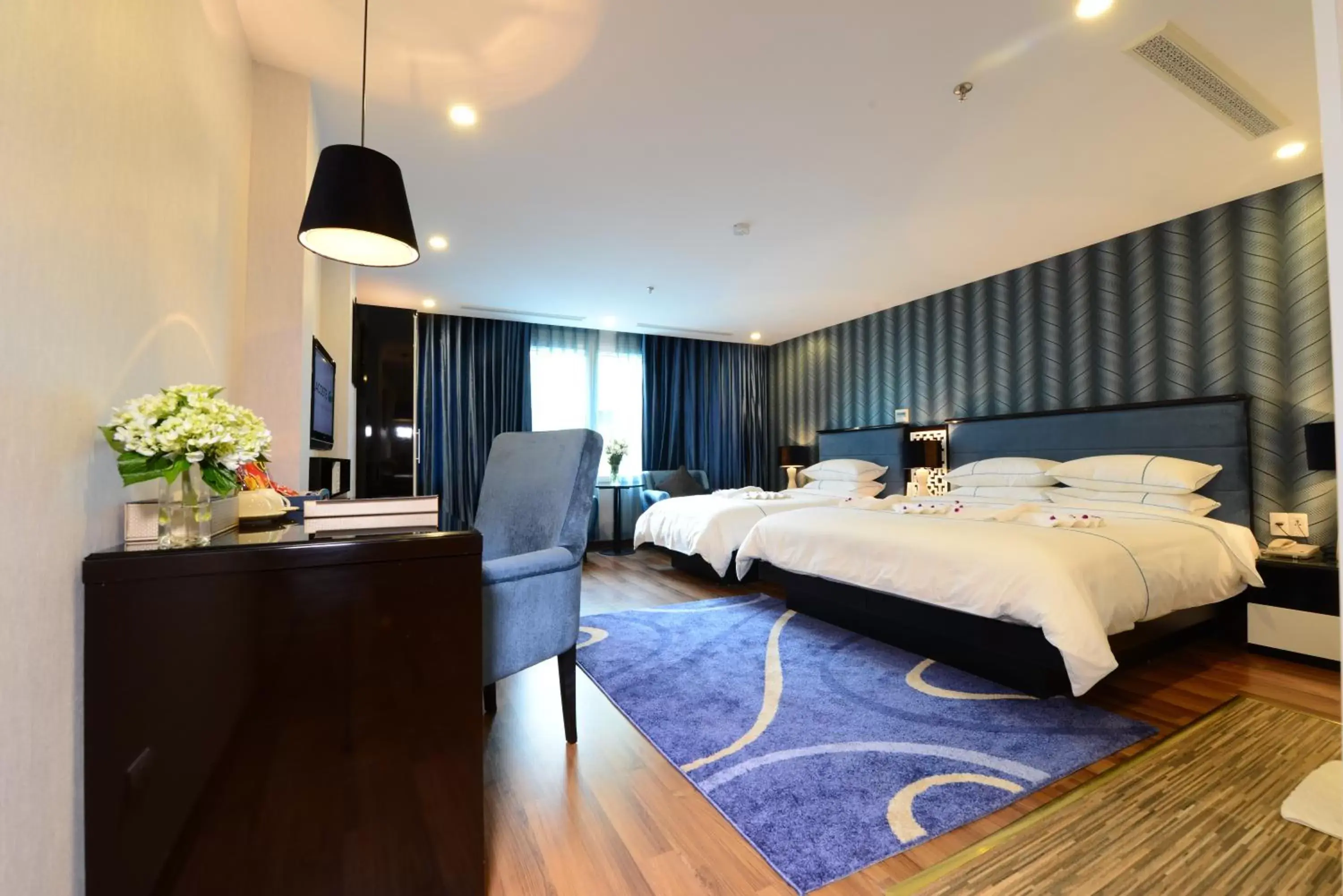 Family City View in Hanoi Emerald Waters Hotel & Spa Family City View in Hanoi Emerald Waters Hotel & Spa