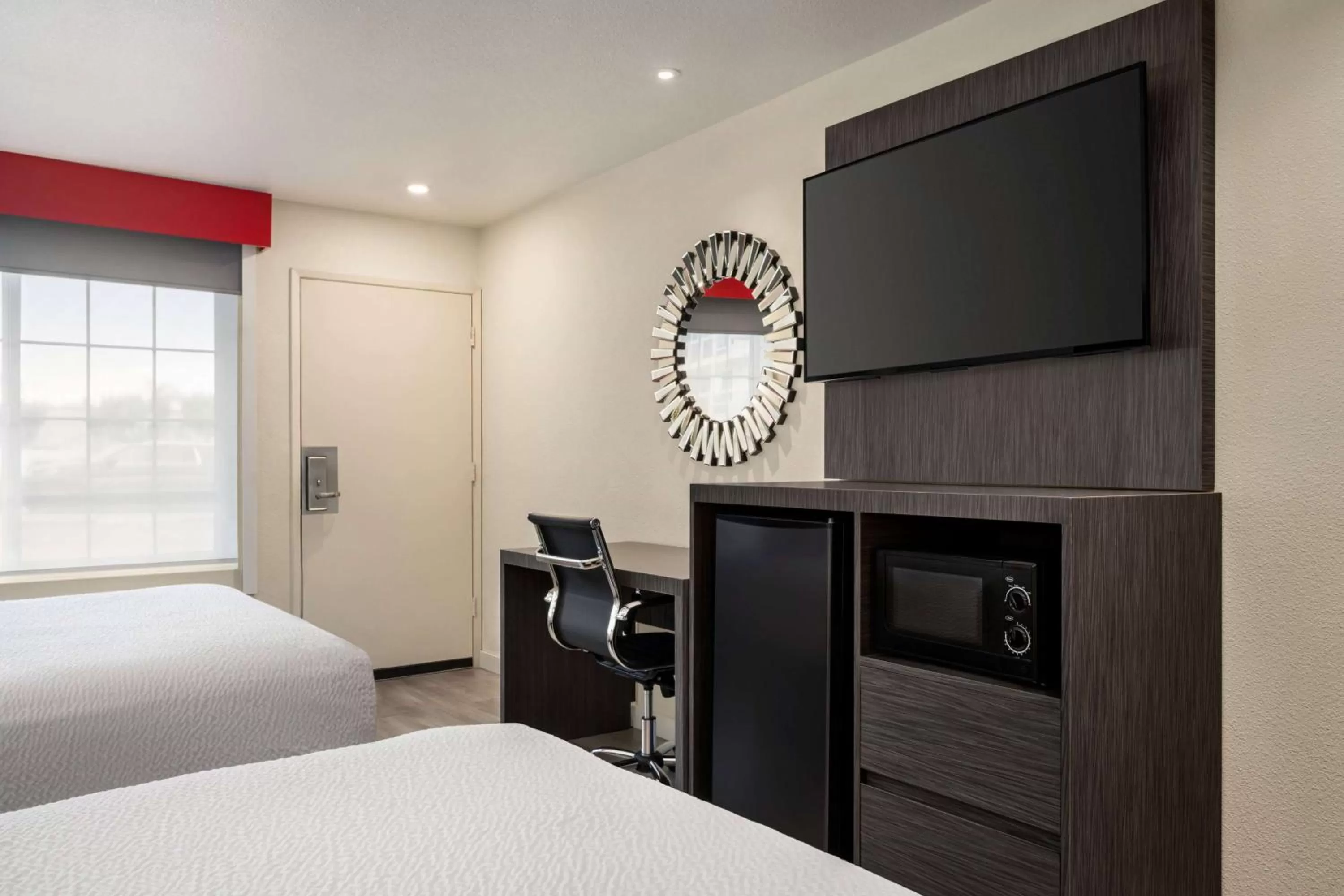 Photo of the whole room, Bed in Ramada by Wyndham Anaheim Convention Center