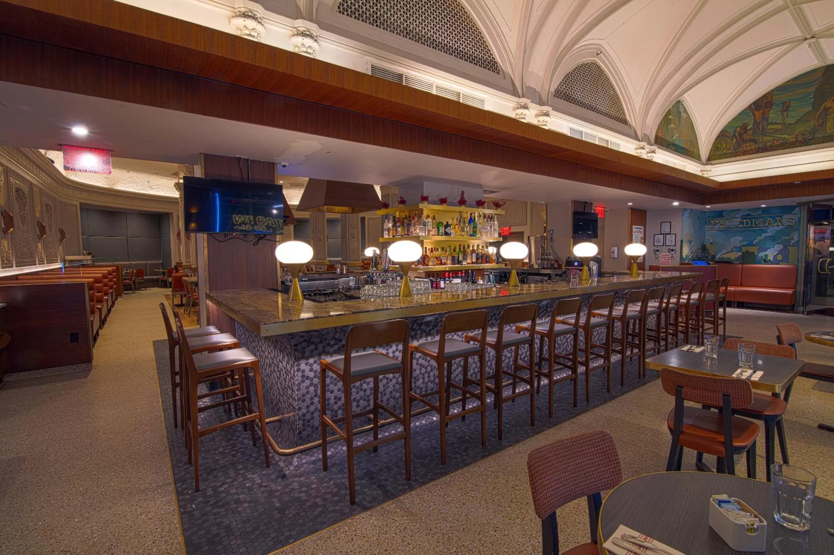 Restaurant/places to eat in Hotel Edison Times Square