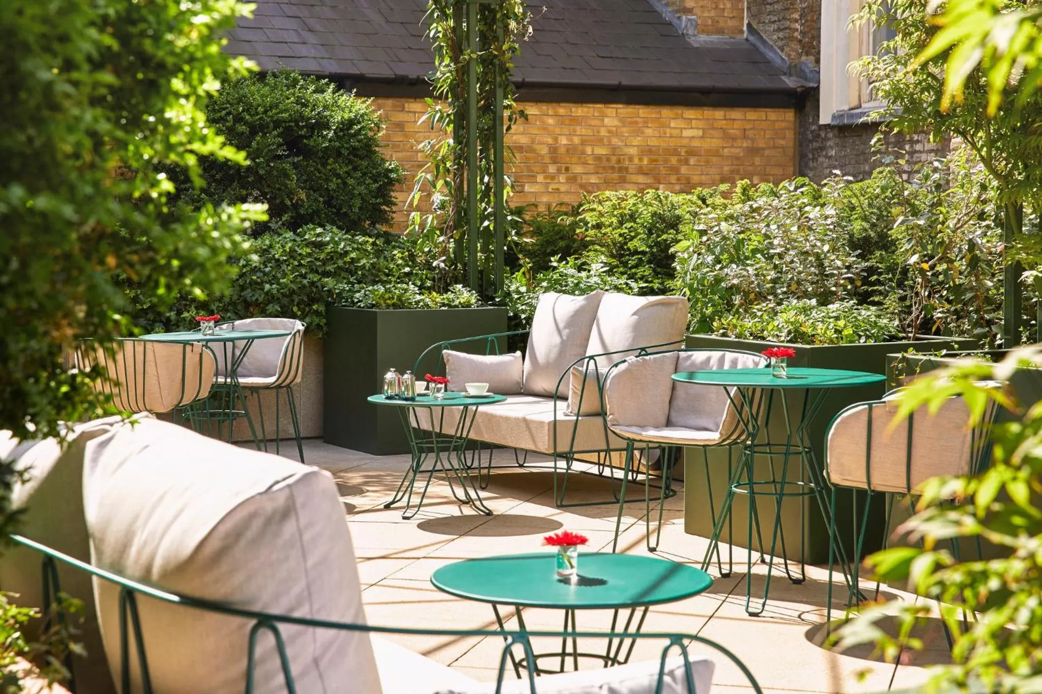 Photo of the whole room in COMO Metropolitan London