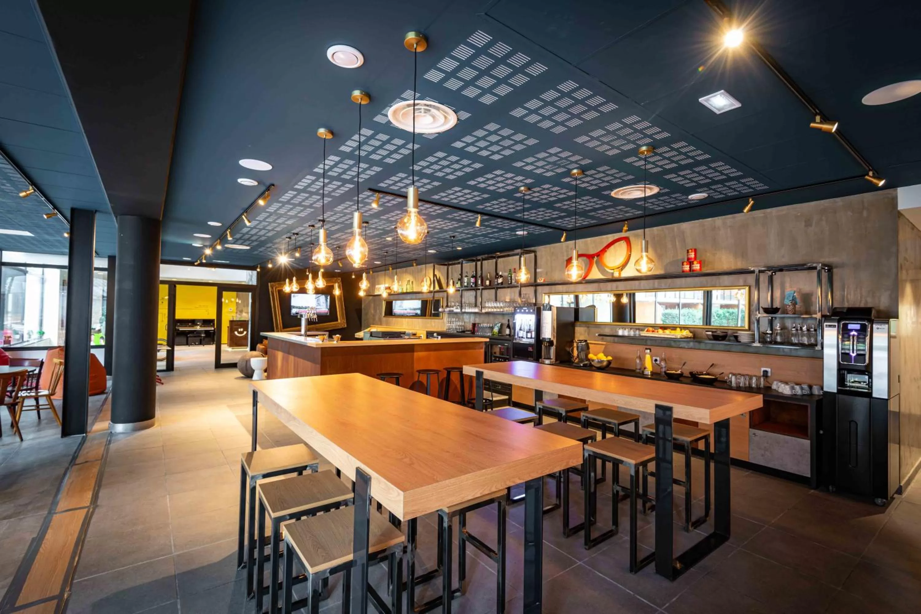 Restaurant/places to eat in Apparthotel Le Hüb Grenoble