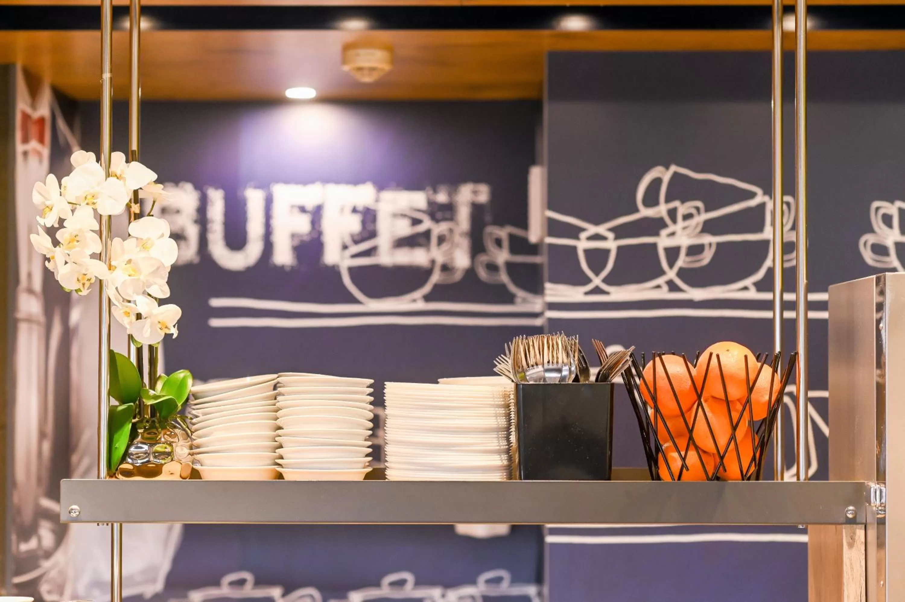 Buffet breakfast in ibis budget Site du Futuroscope