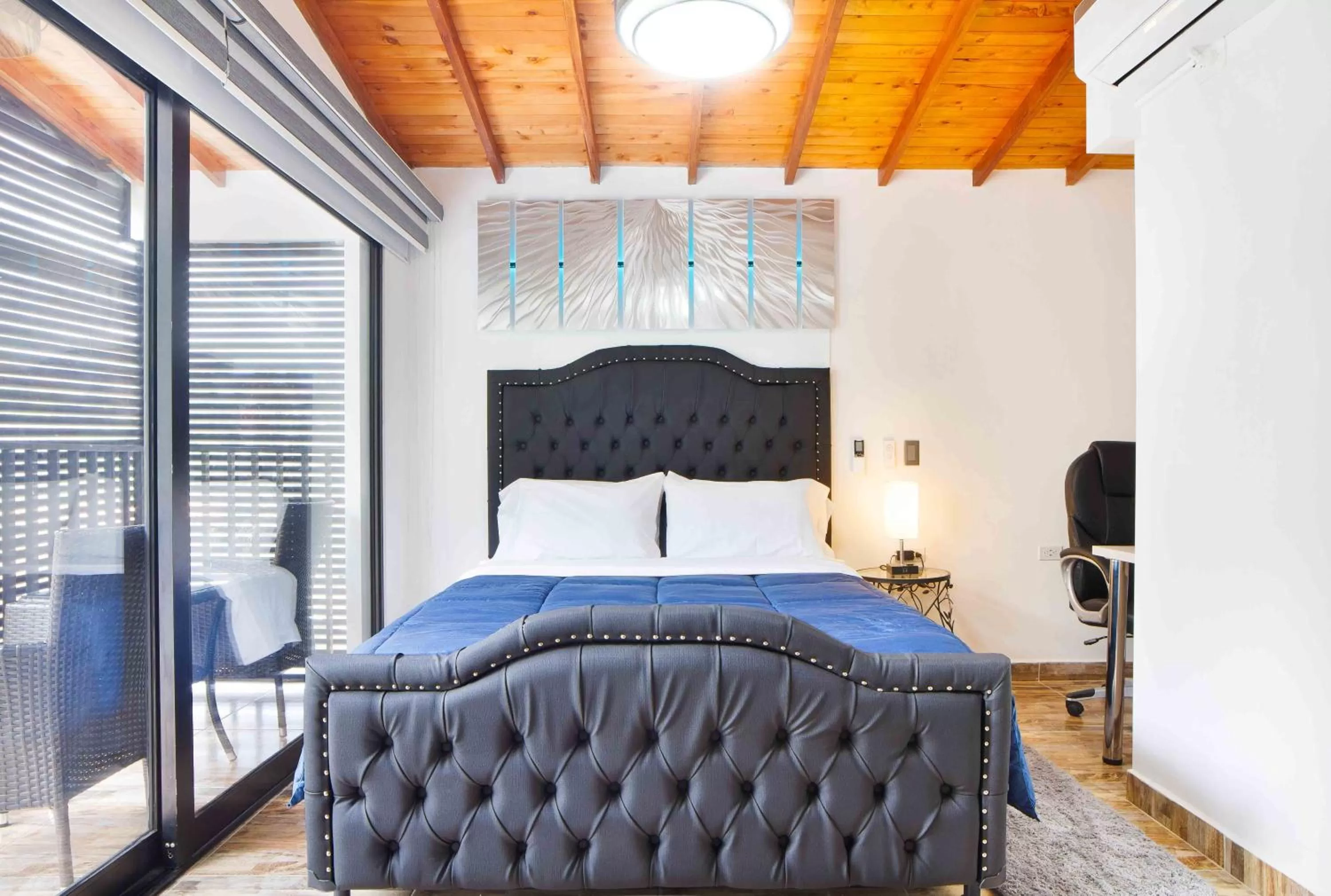 Bedroom, Bed in Miracle