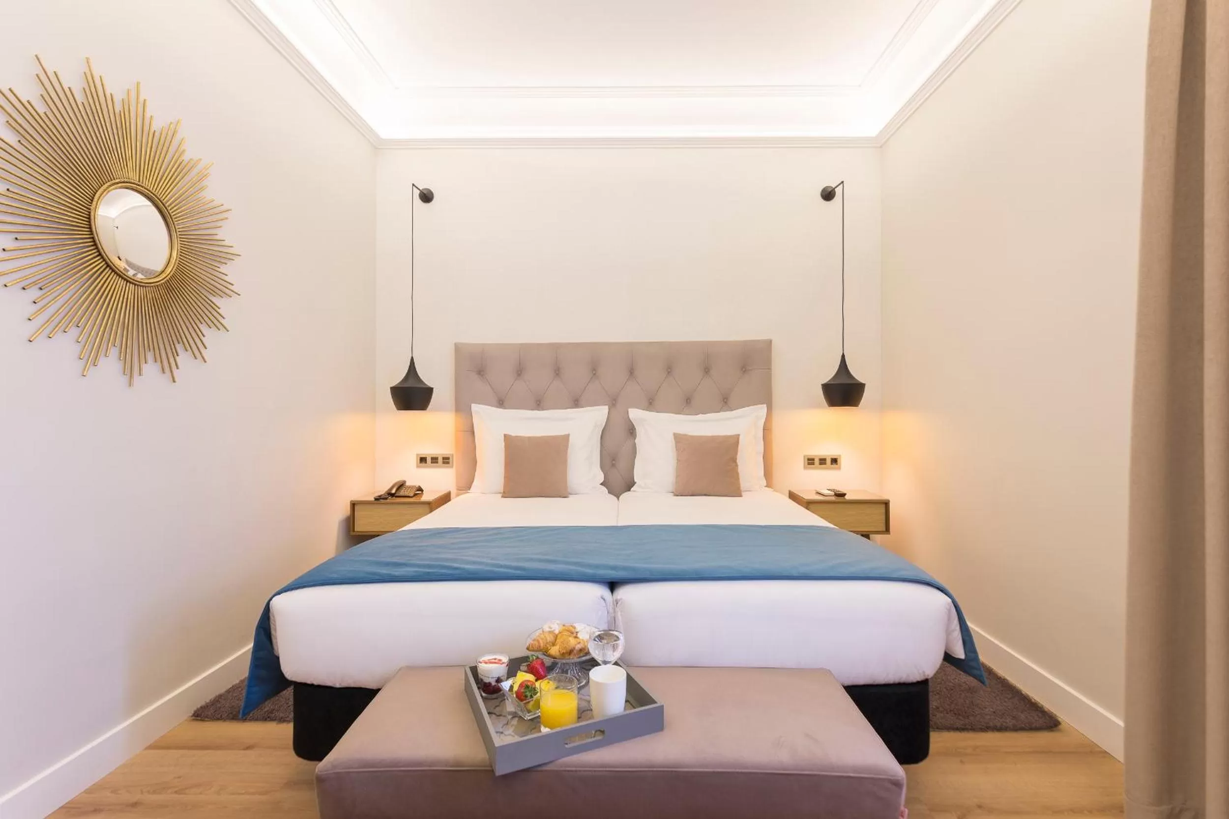 Photo of the whole room, Bed in Hotel Real Segovia by Recordis Hotels