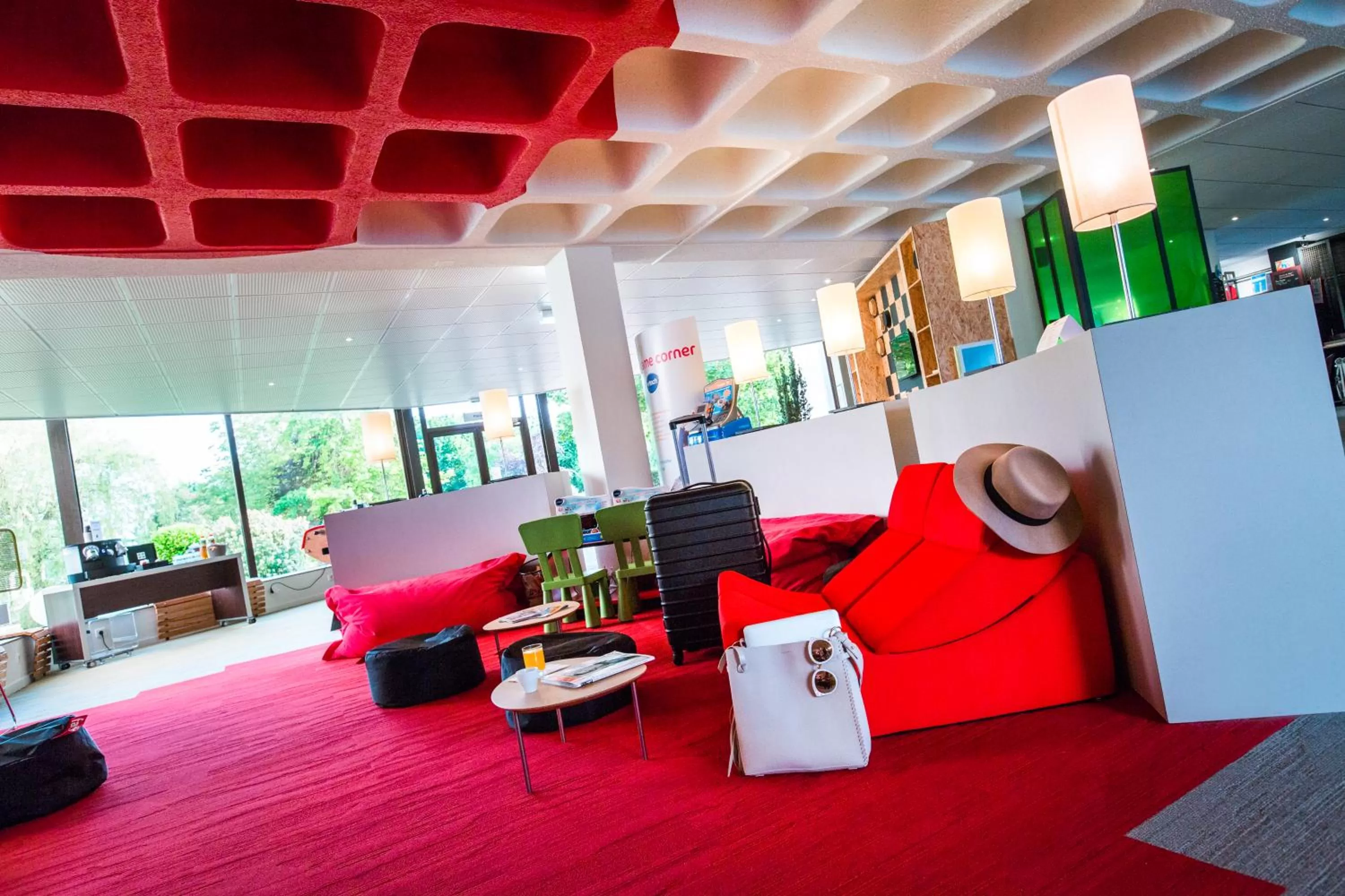 Lobby or reception in ibis Styles Tours Sud