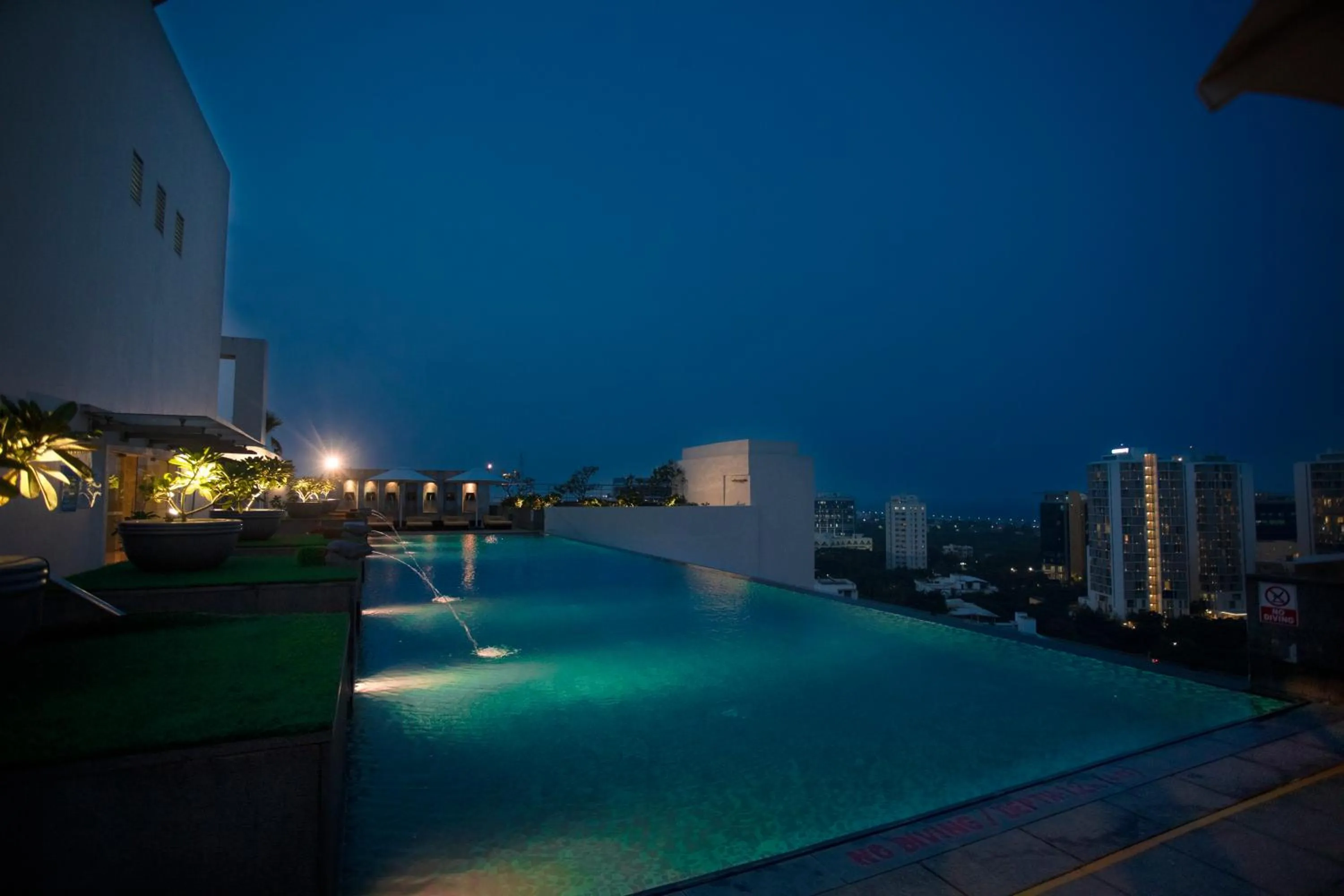 Swimming pool in Somerset Greenways Chennai