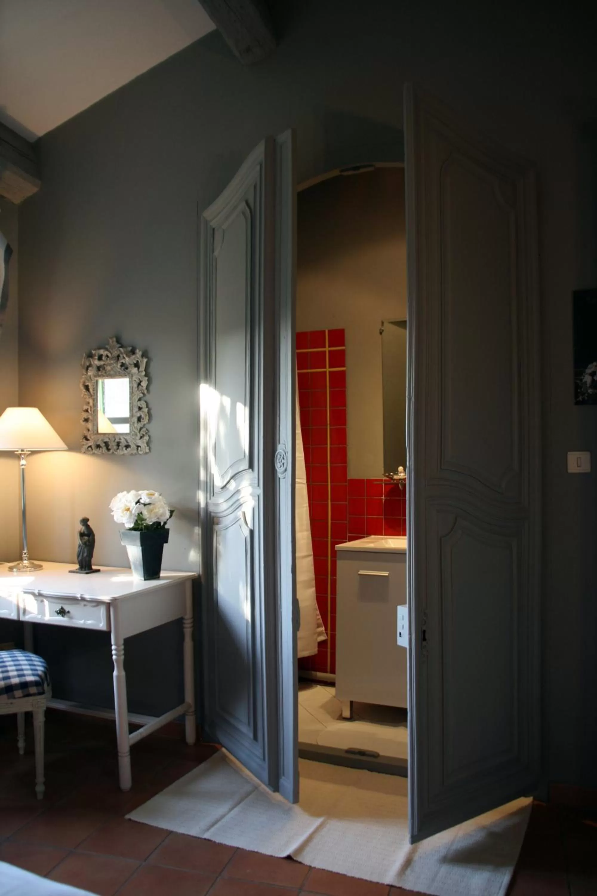 Decorative detail, Bed in La Maison sur la Colline