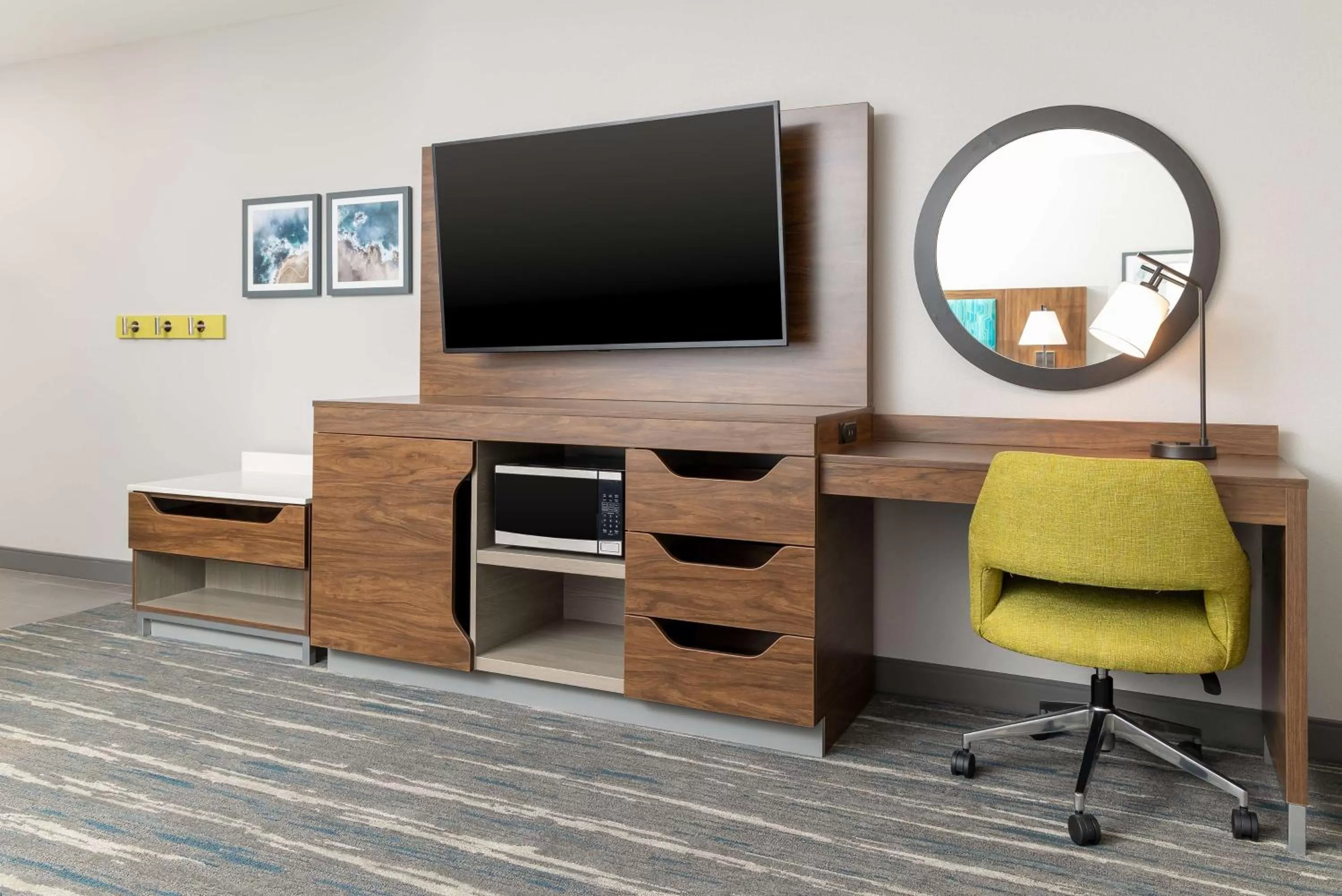 Bedroom in Hampton Inn & Suites Santa Rosa Sonoma Wine Country