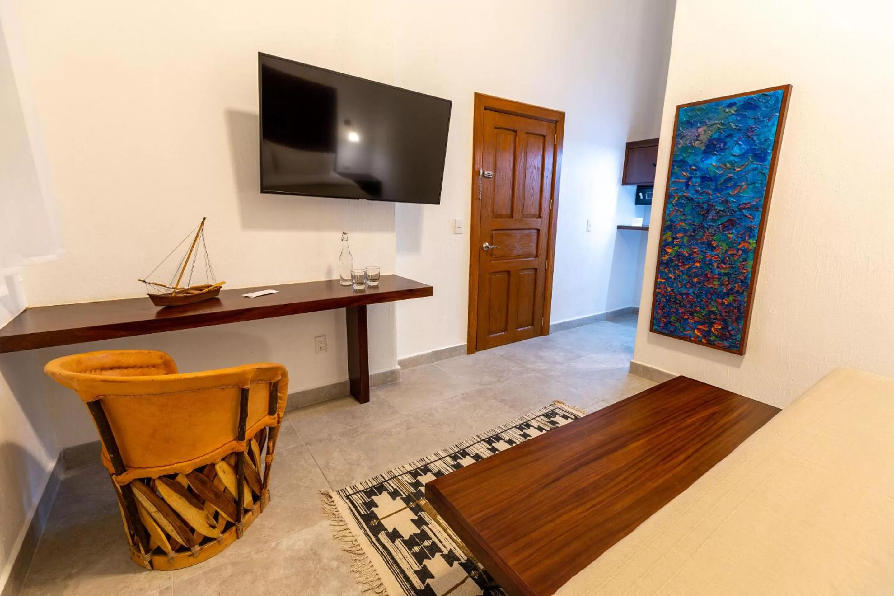 TV and multimedia in Plaza Chapala Hotel