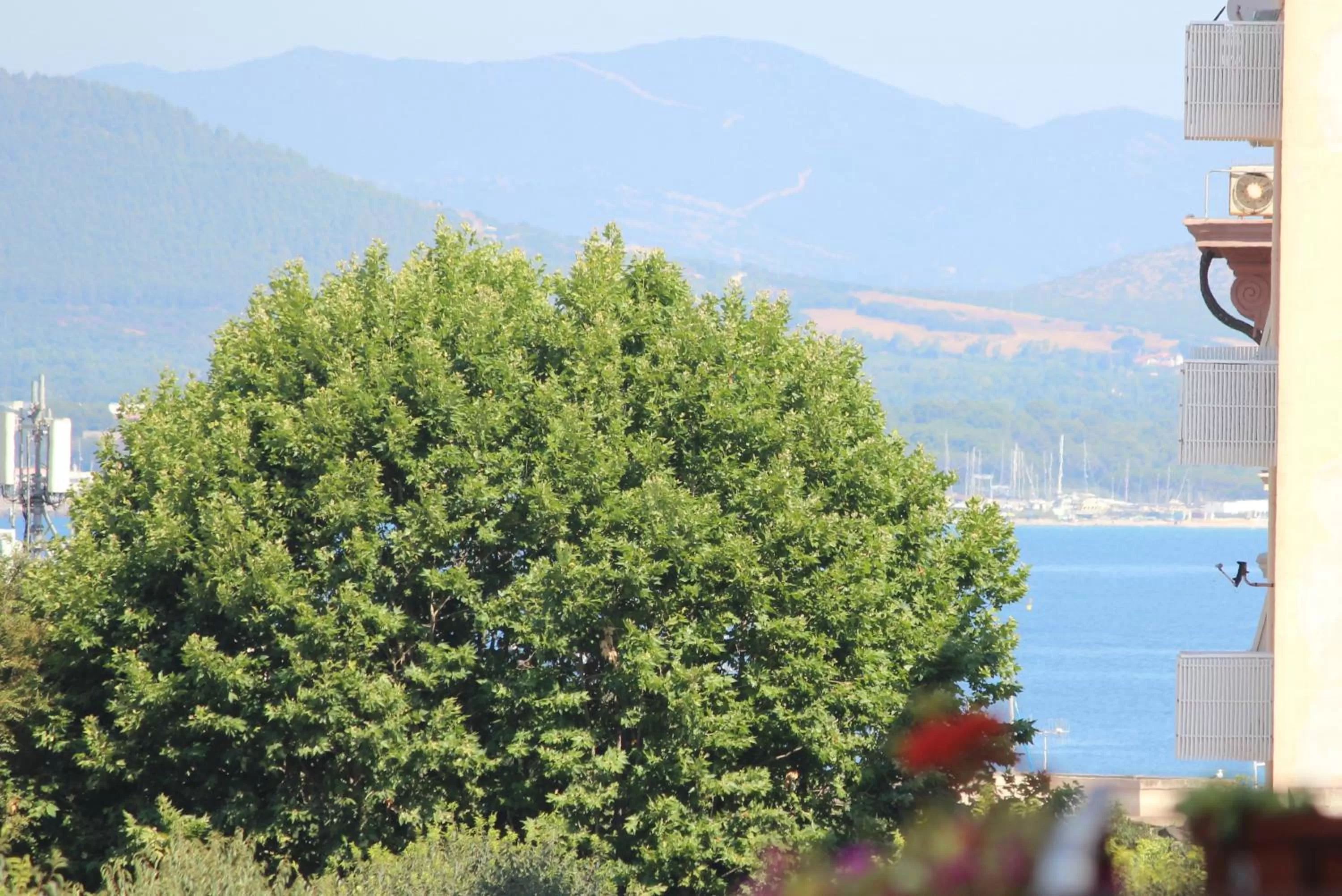 Natural landscape, Mountain View in Rossocorallo Rooms
