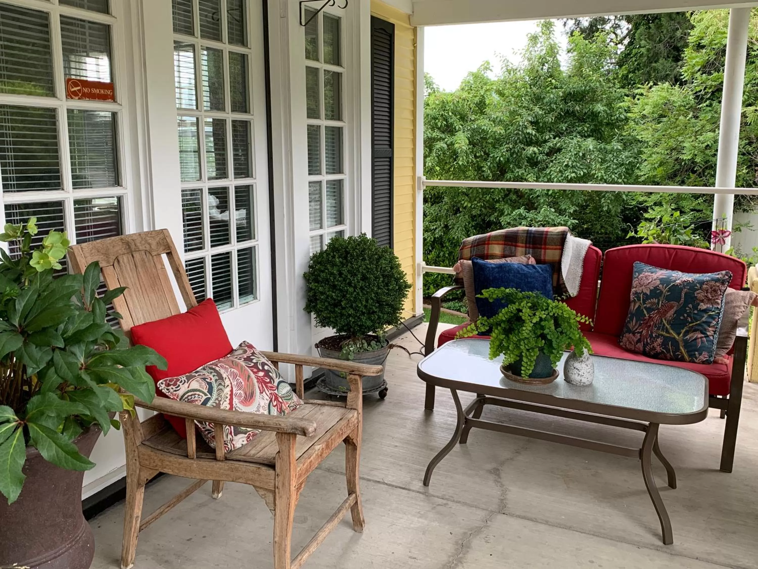 Garden in Bayberry Inn B&B and Oregon Wellness Retreat