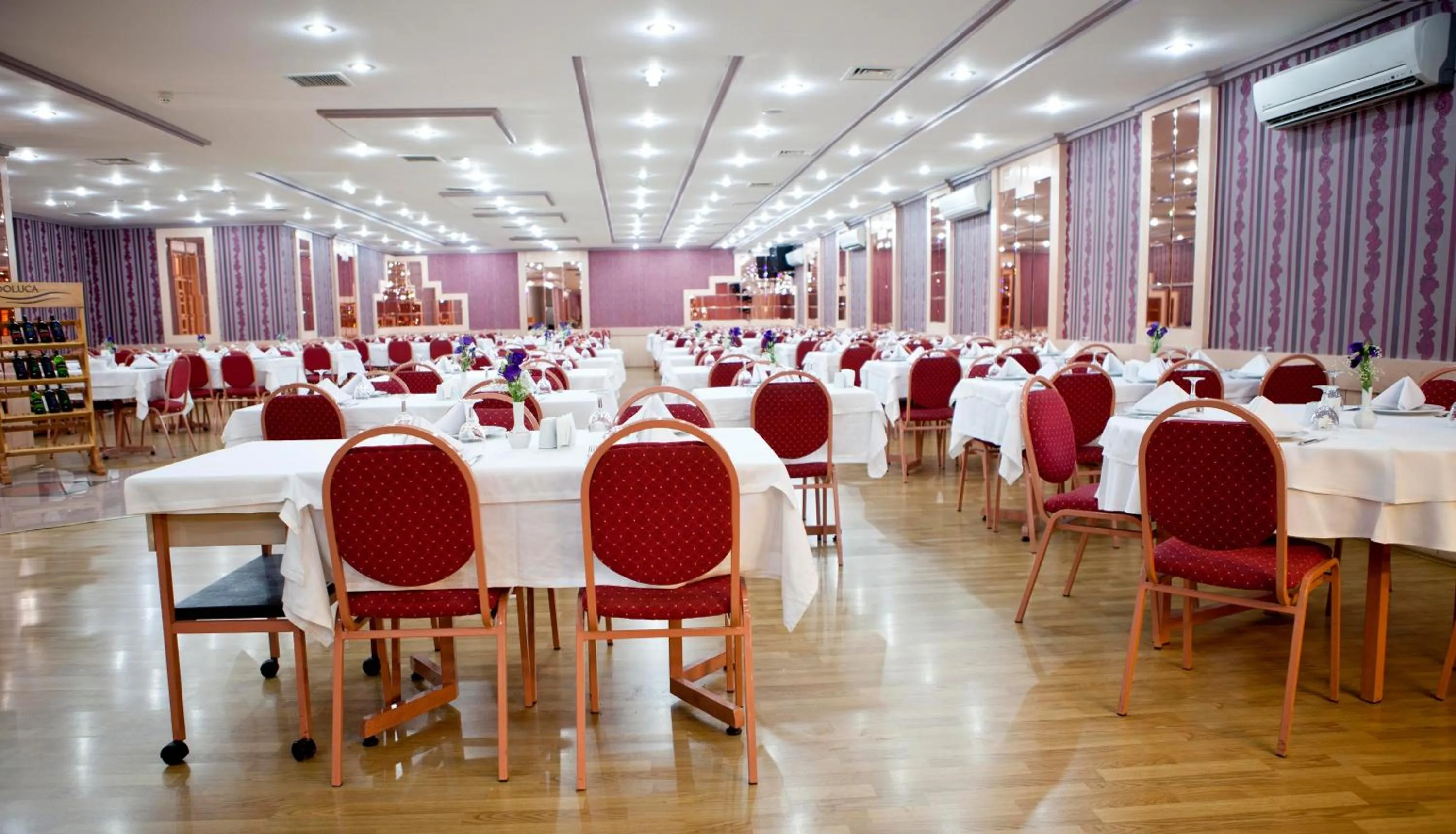 Restaurant/places to eat in Sergah Hotel