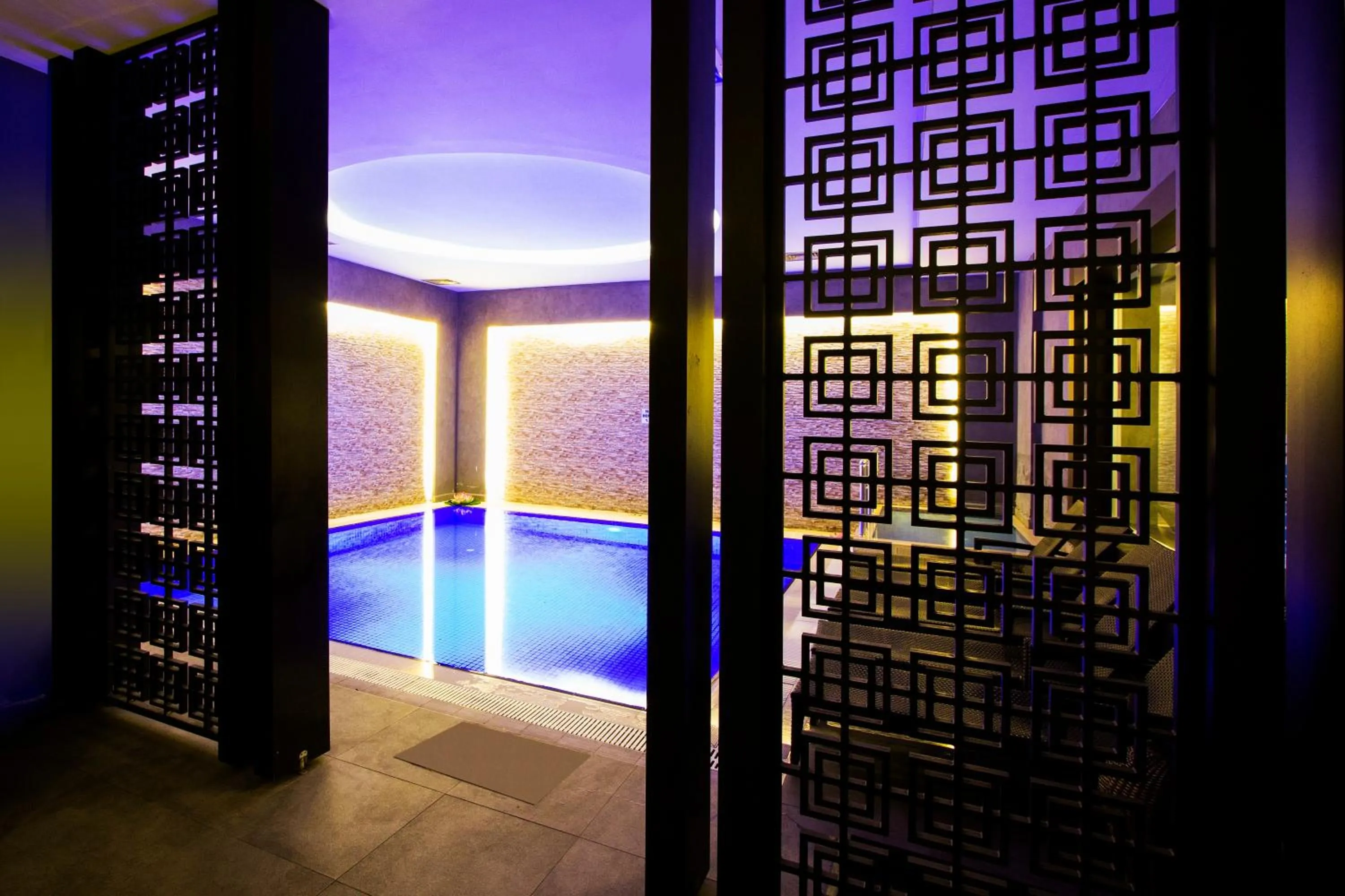 Swimming pool in Avantgarde Urban Taksim