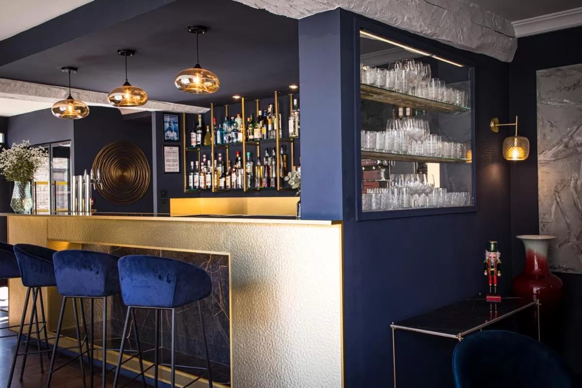Lounge or bar in Hôtel - Restaurant Le Globe
