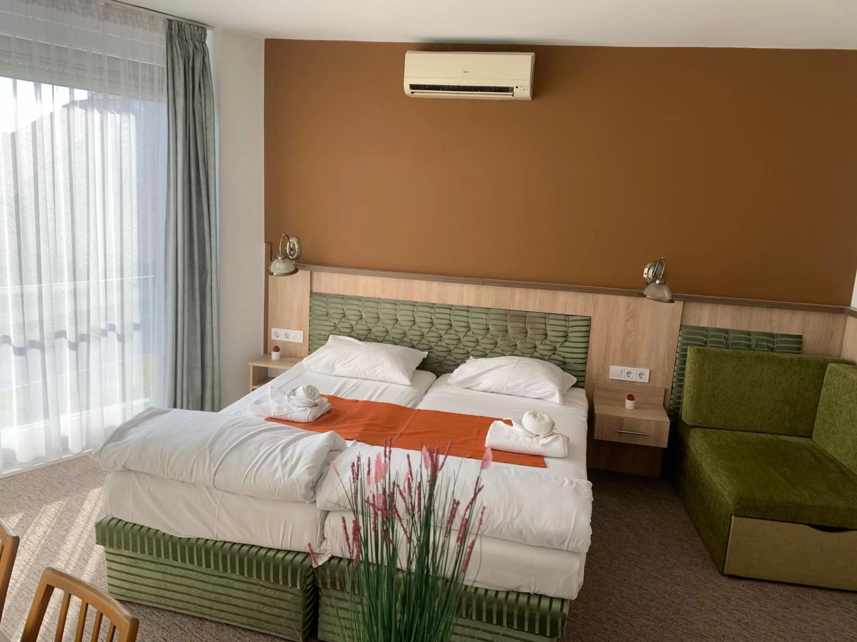 Bed in Várfal Wellness Panzió