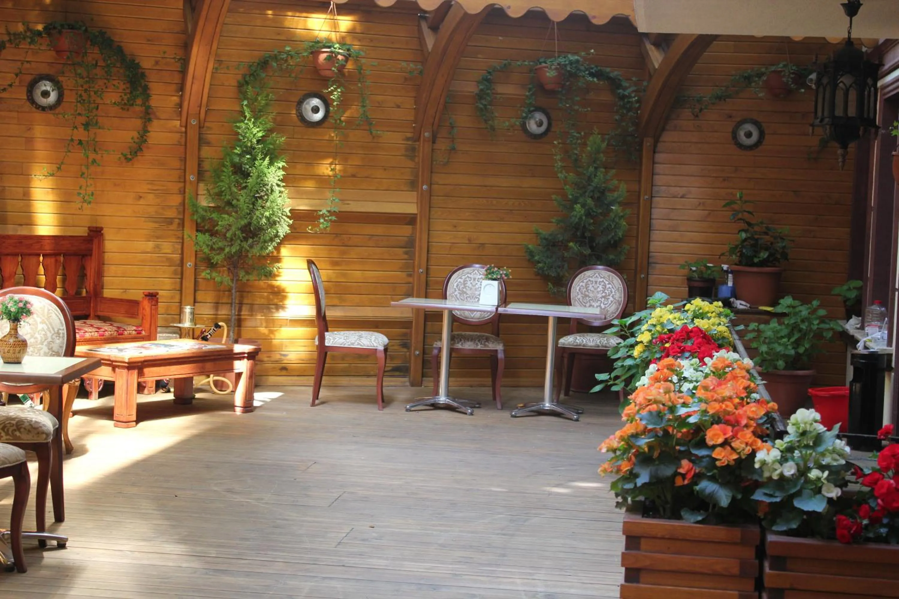 Restaurant/places to eat in Aruna Boutique Hotel