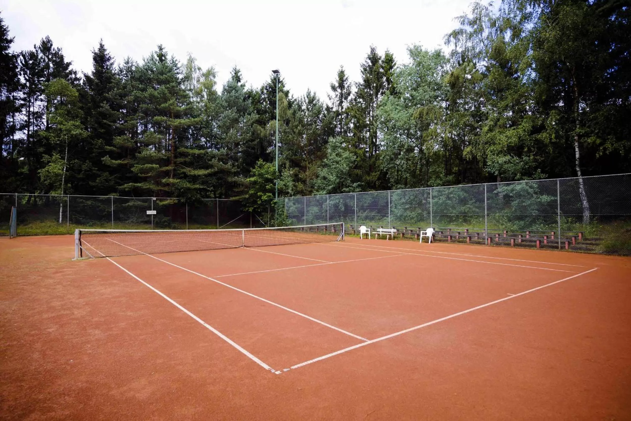Tennis court in Fletcher Hotel Restaurant De Wipselberg-Veluwe