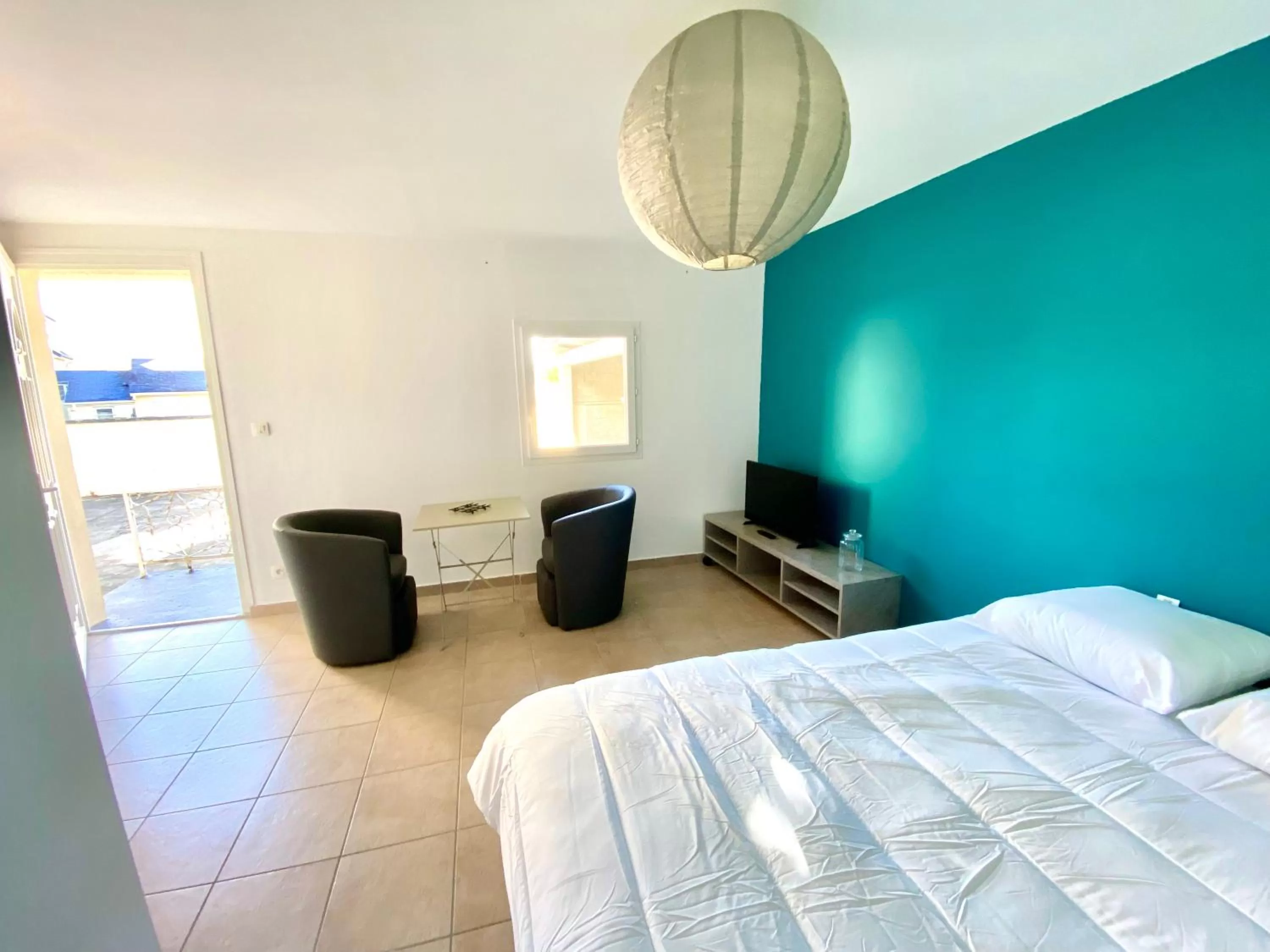 Bed in Bienvenue chez vous, Déplacement Pro