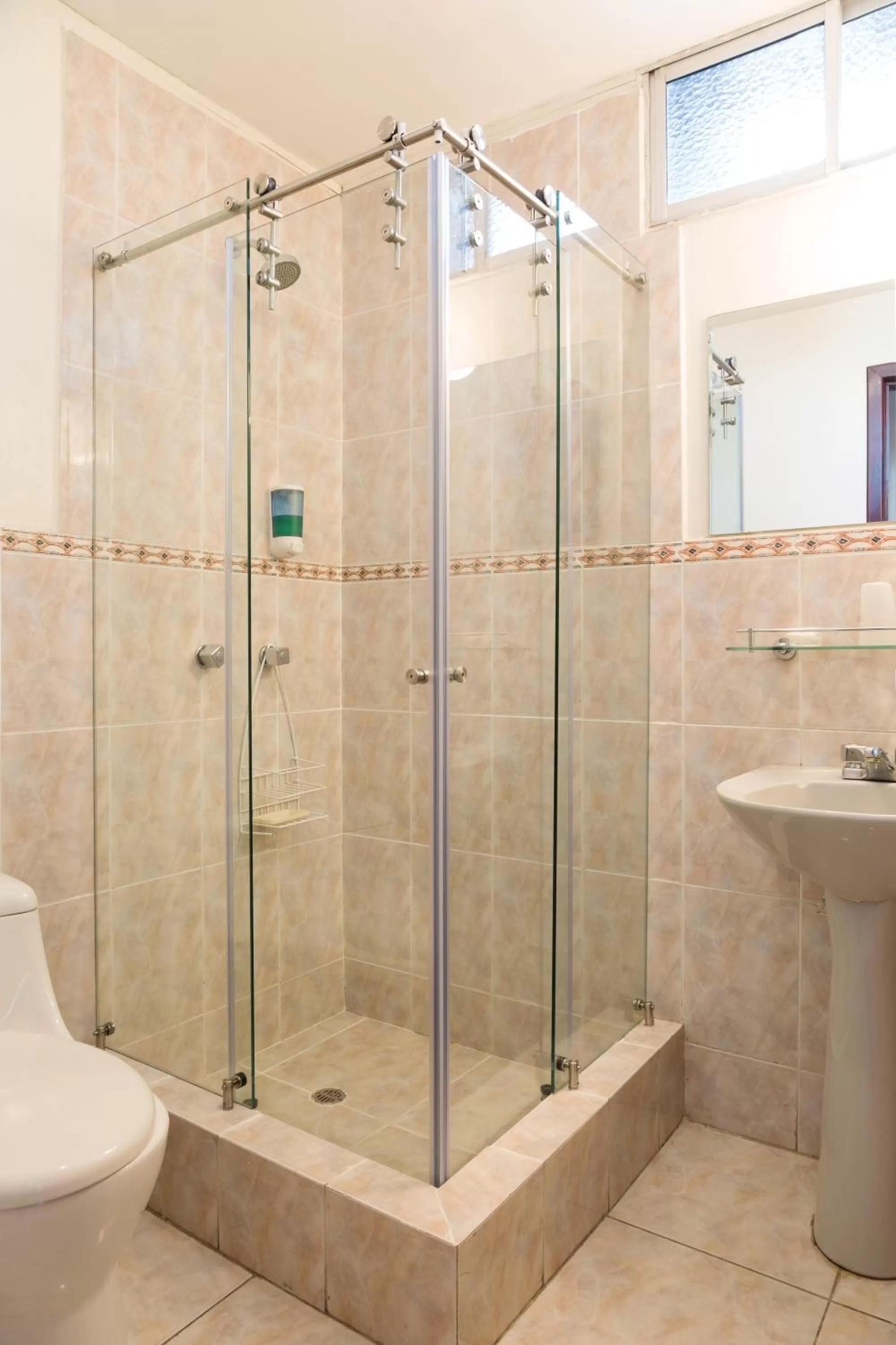 Shower in Suites Metropoli