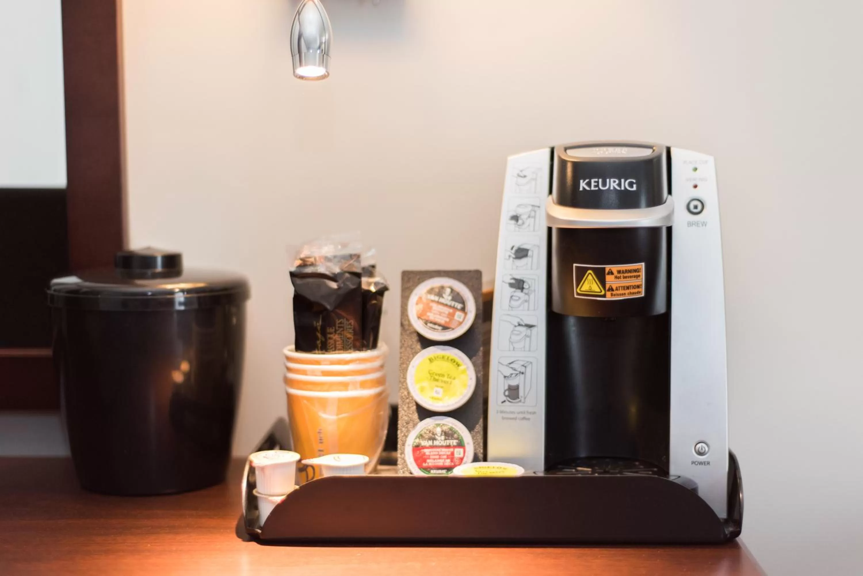 Coffee/tea facilities in Hôtel Le Floral
