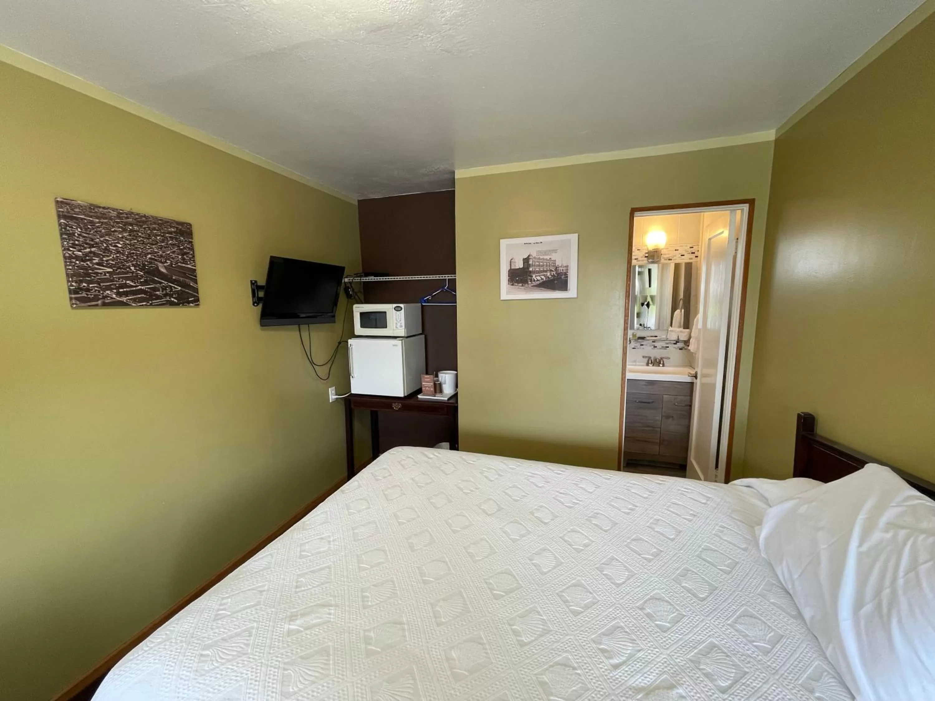 Bed in Walla Walla Garden Motel