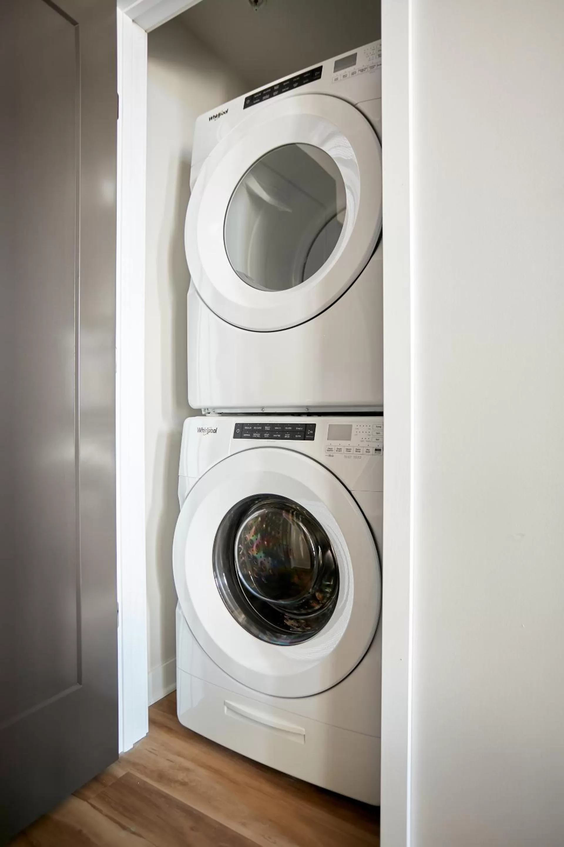 Living room, Bathroom in Sonder at REVEL