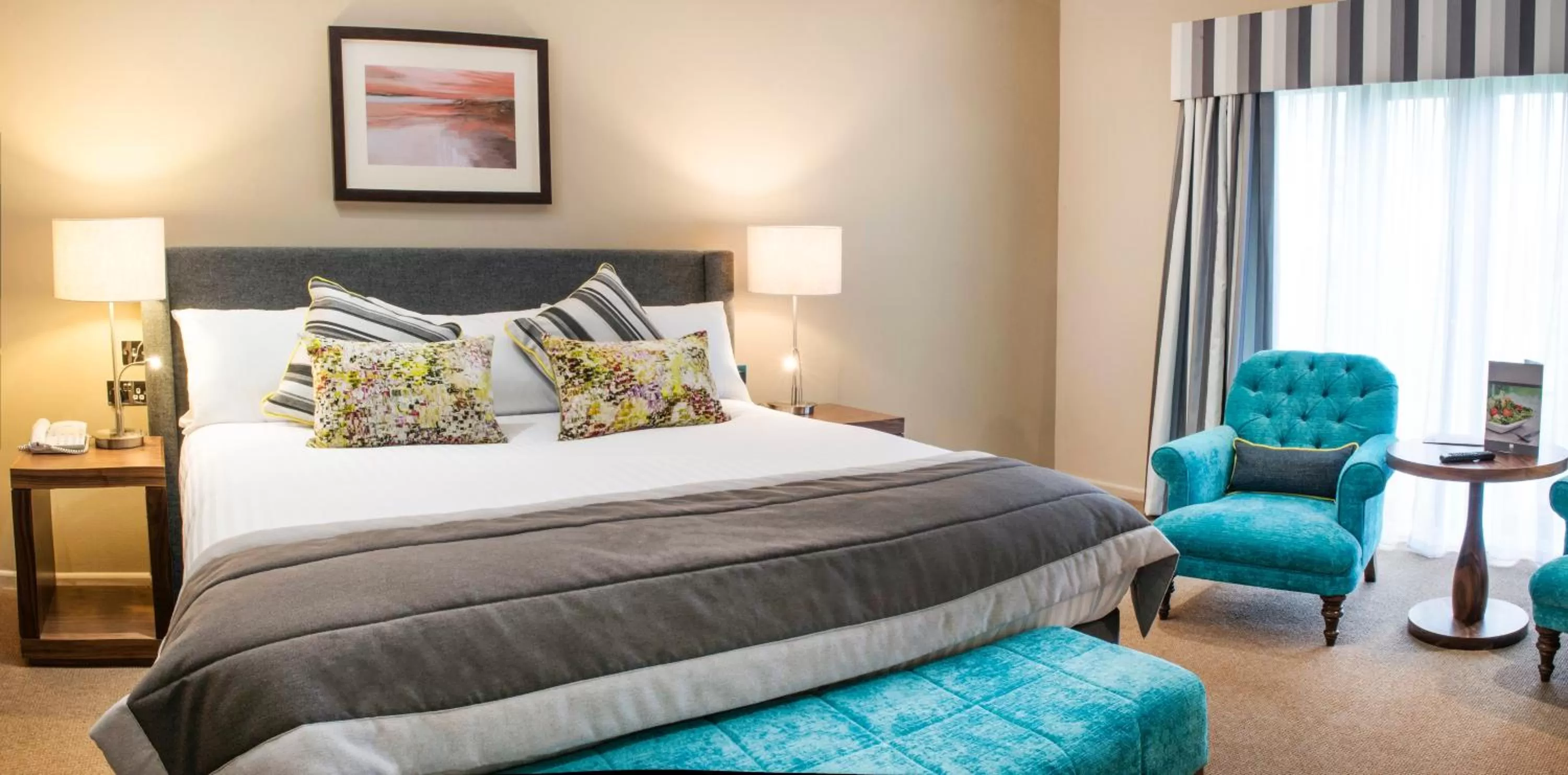 Photo of the whole room, Bed in voco Oxford Spires by IHG