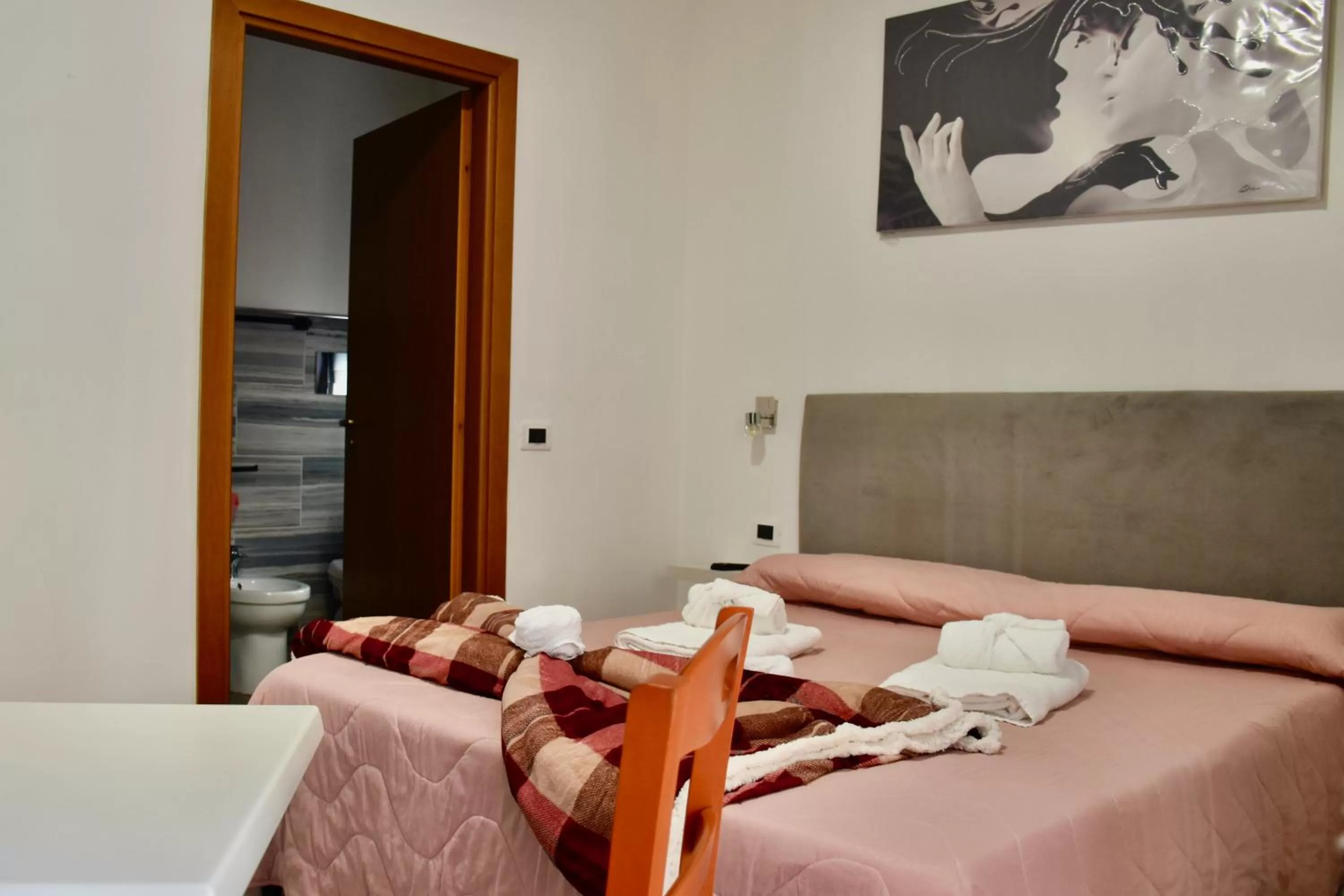 Photo of the whole room, Bed in B&B Aurora