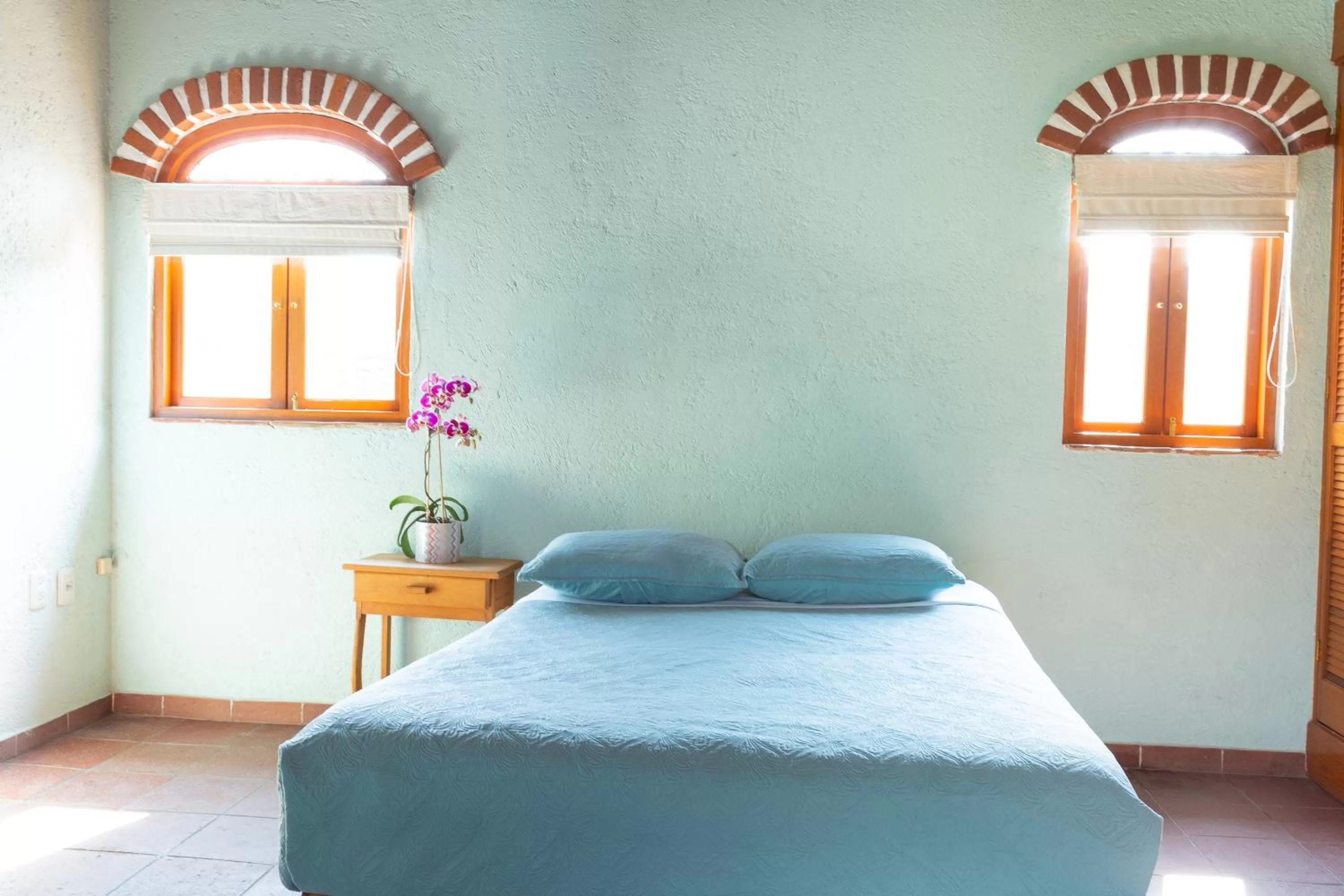 Bedroom, Bed in Colibrí Turquesa