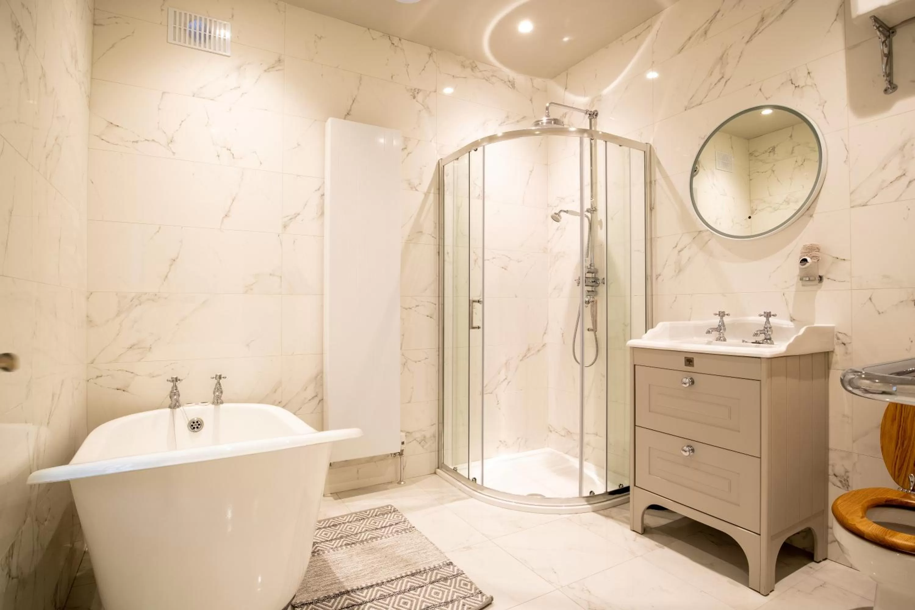 Bathroom in The Canalside B&B at The Auld Shebeen Bar