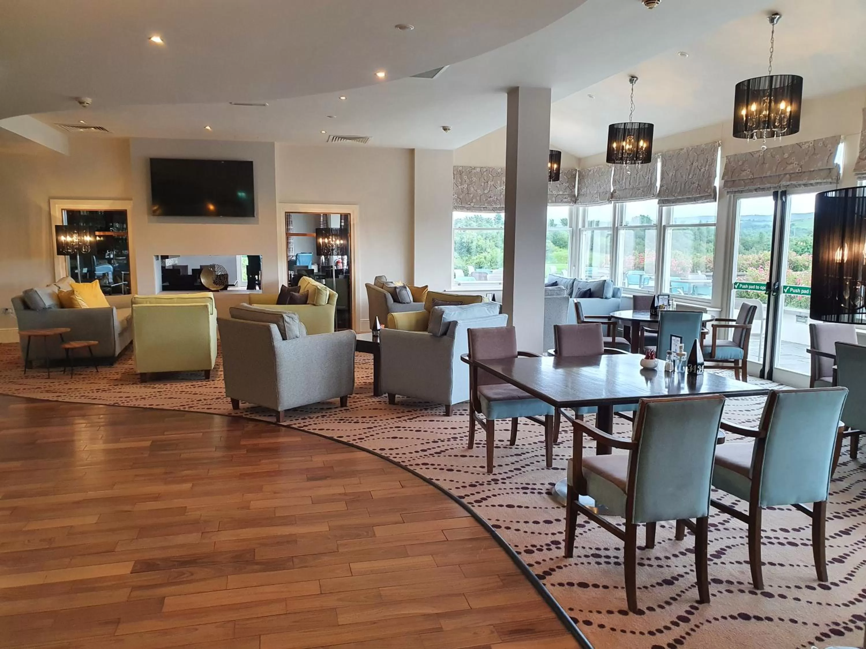 Lounge or bar in Westport Country Lodge Hotel