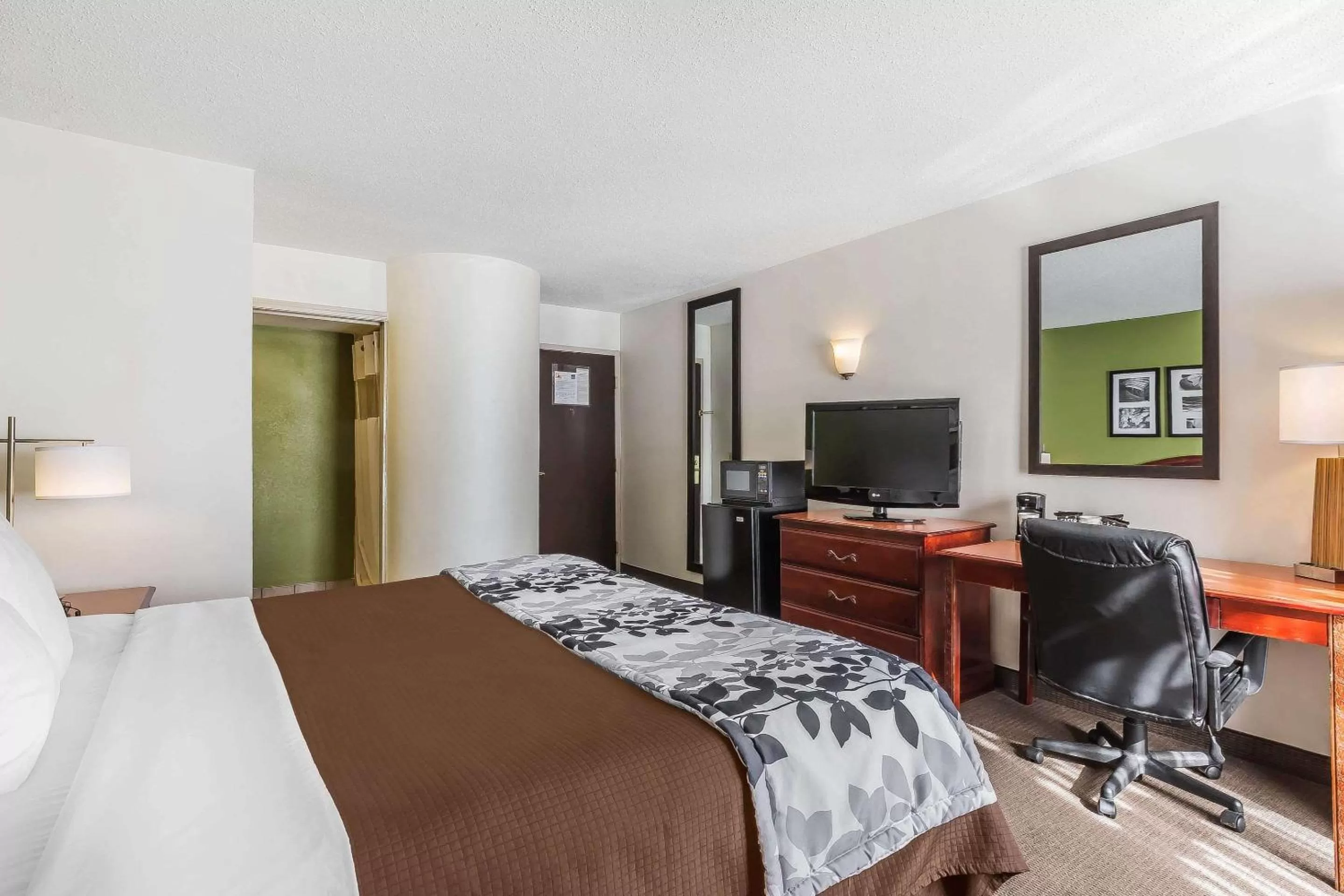 Photo of the whole room, Bed in Sleep Inn Gaffney at I-85