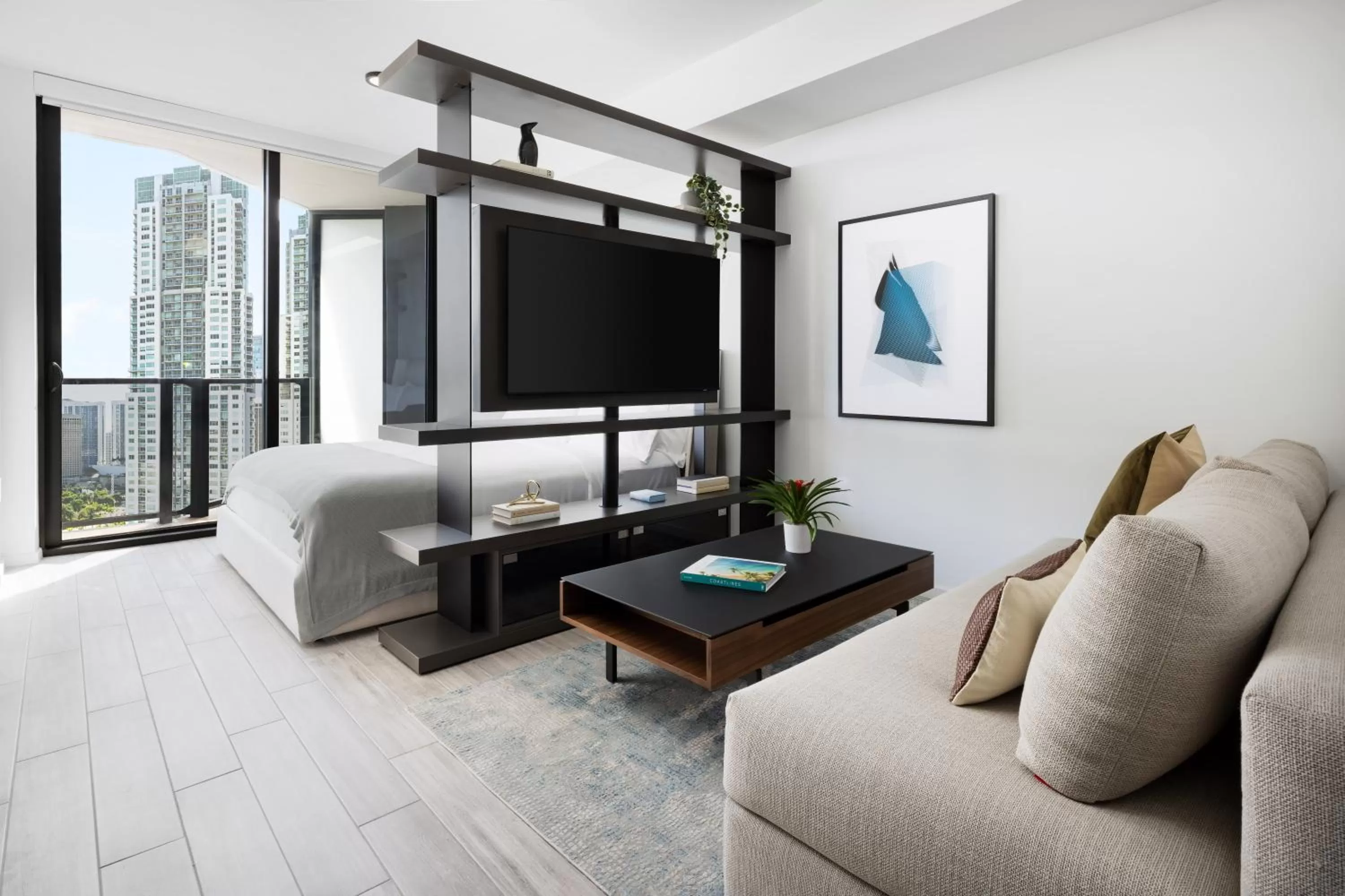 TV and multimedia in The Elser Hotel Miami - An All-Suite Hotel