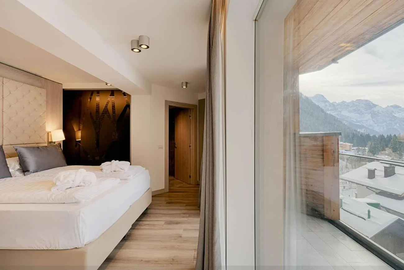 View (from property/room), Bed in Hotel Rosengarten
